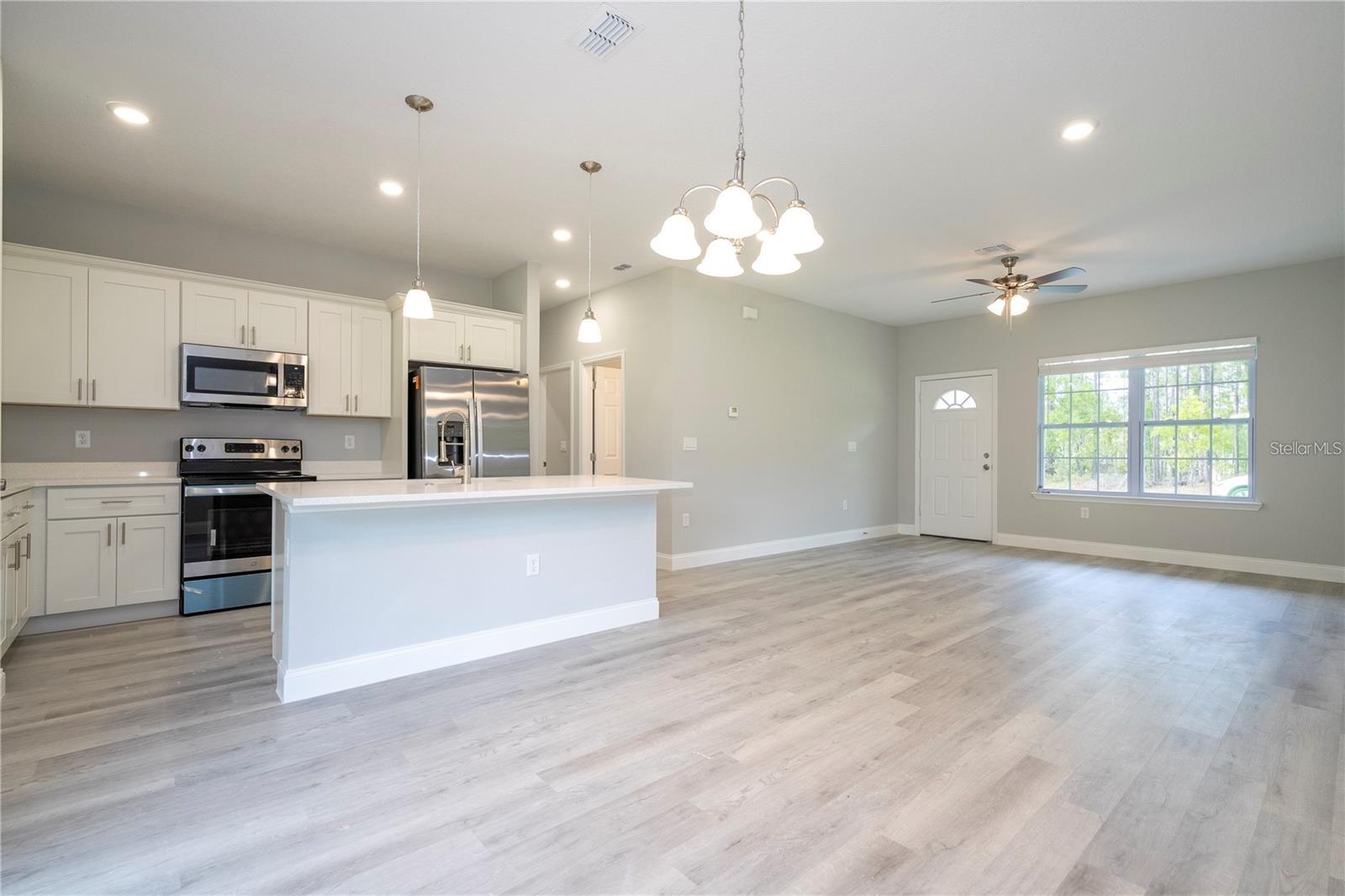 Listing photo id 7 for 7908 Galena Avenue