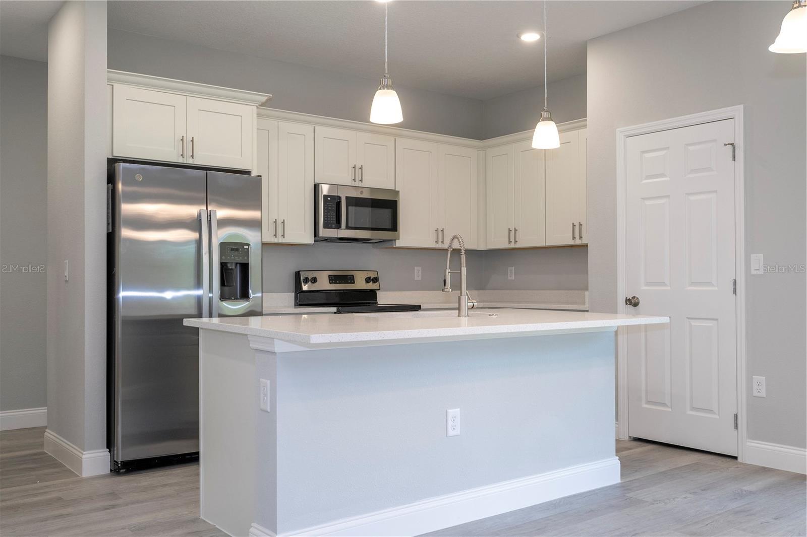 Listing photo id 11 for 2660 Gifford Lane