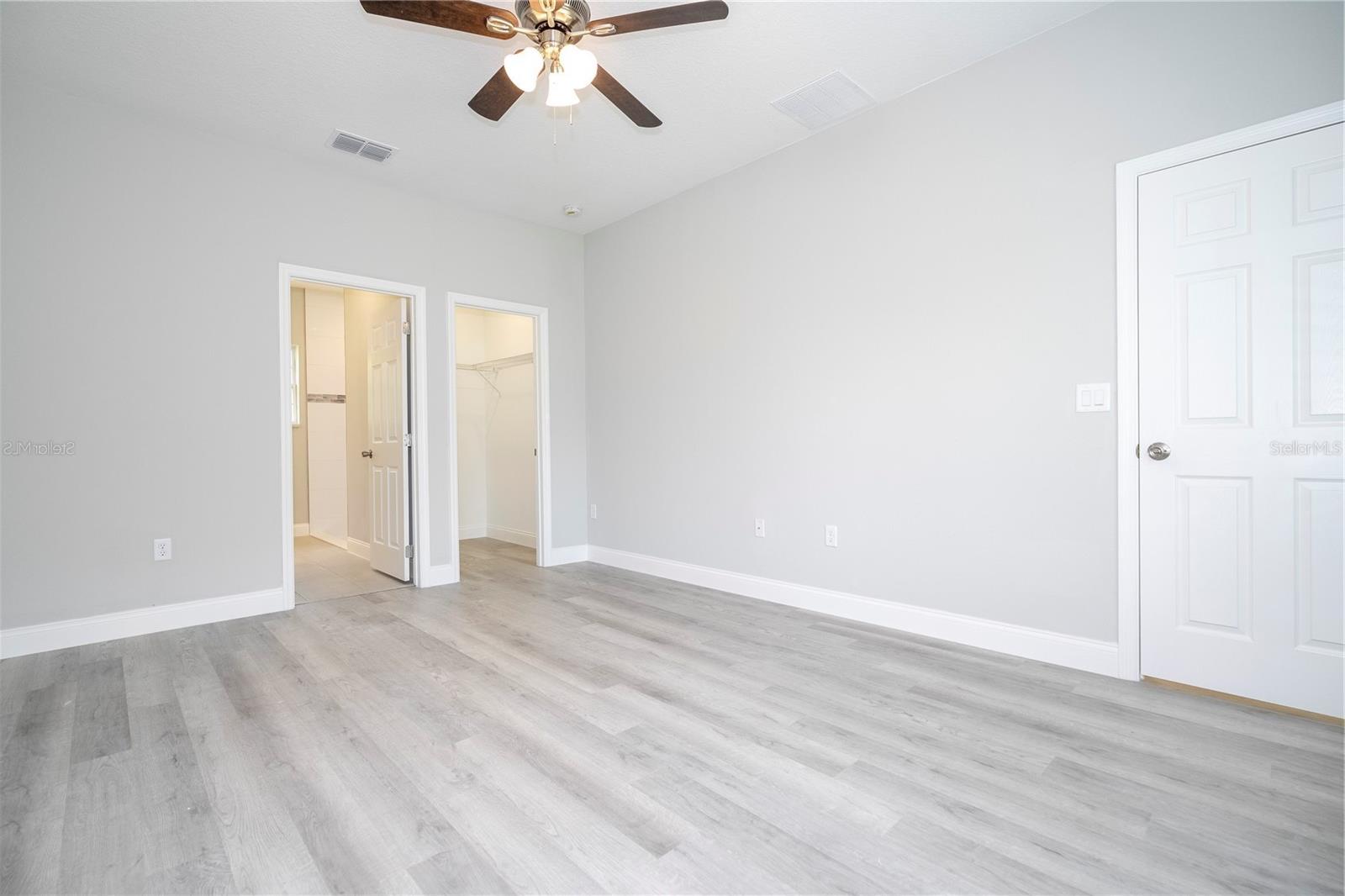 Listing photo id 23 for 2660 Gifford Lane