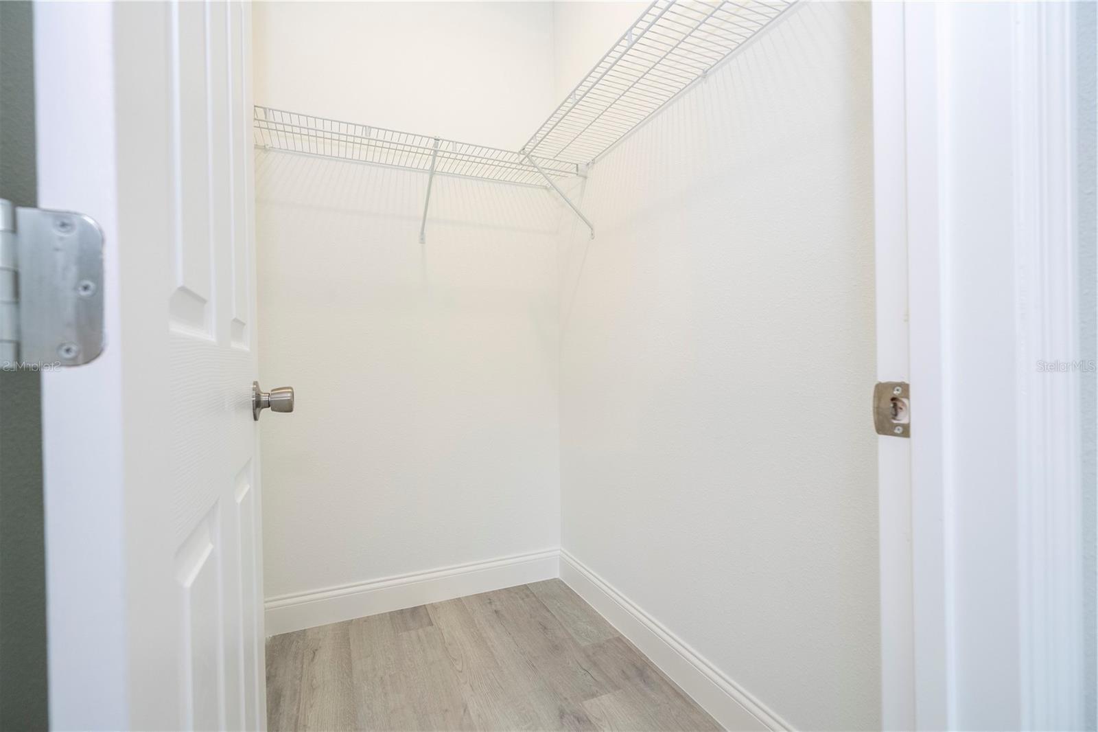 Listing photo id 27 for 2660 Gifford Lane