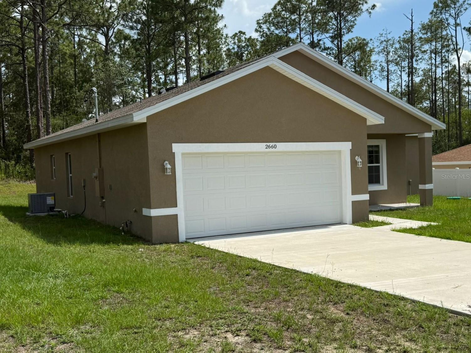Listing photo id 1 for 2660 Gifford Lane
