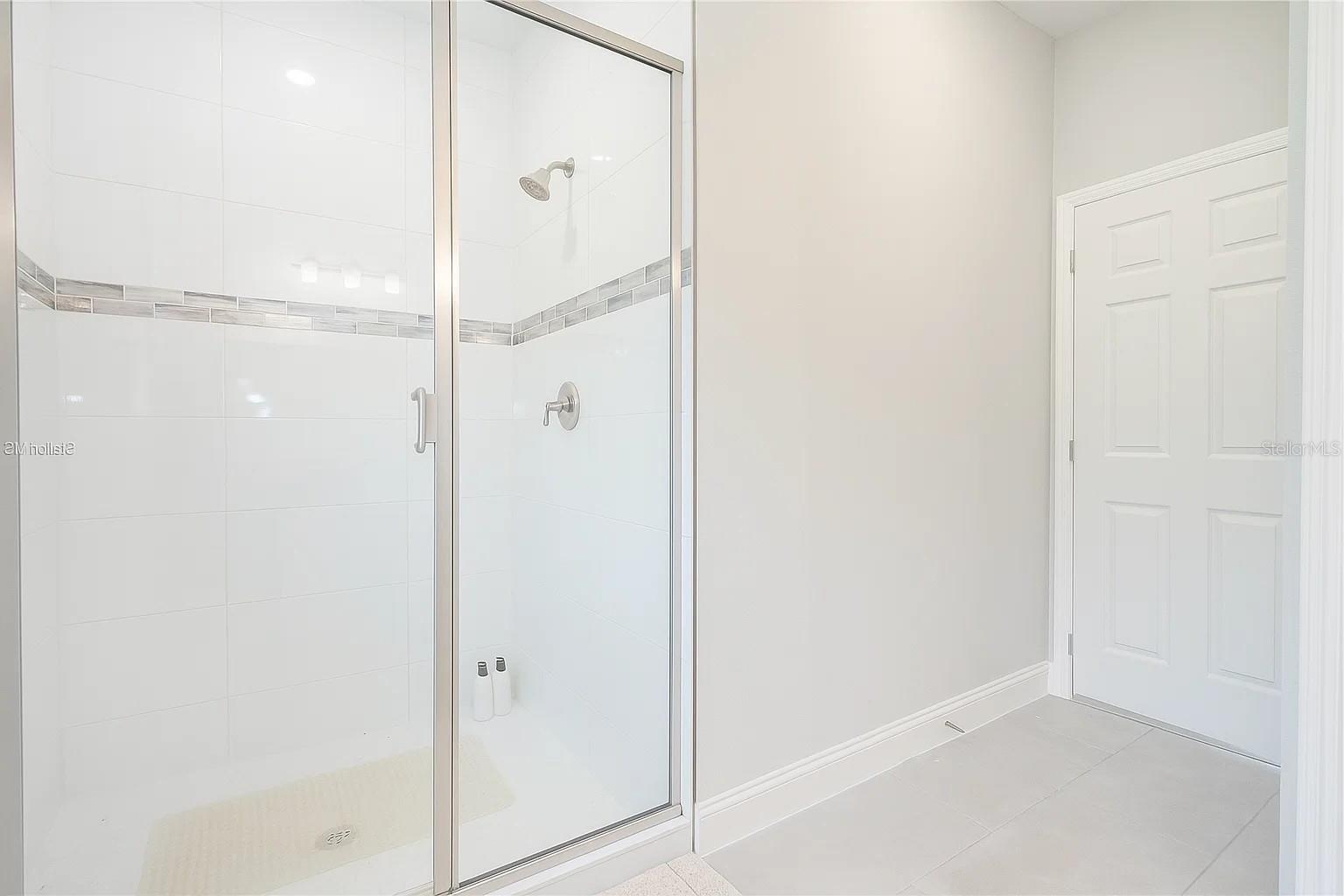 Listing photo id 35 for 2660 Gifford Lane