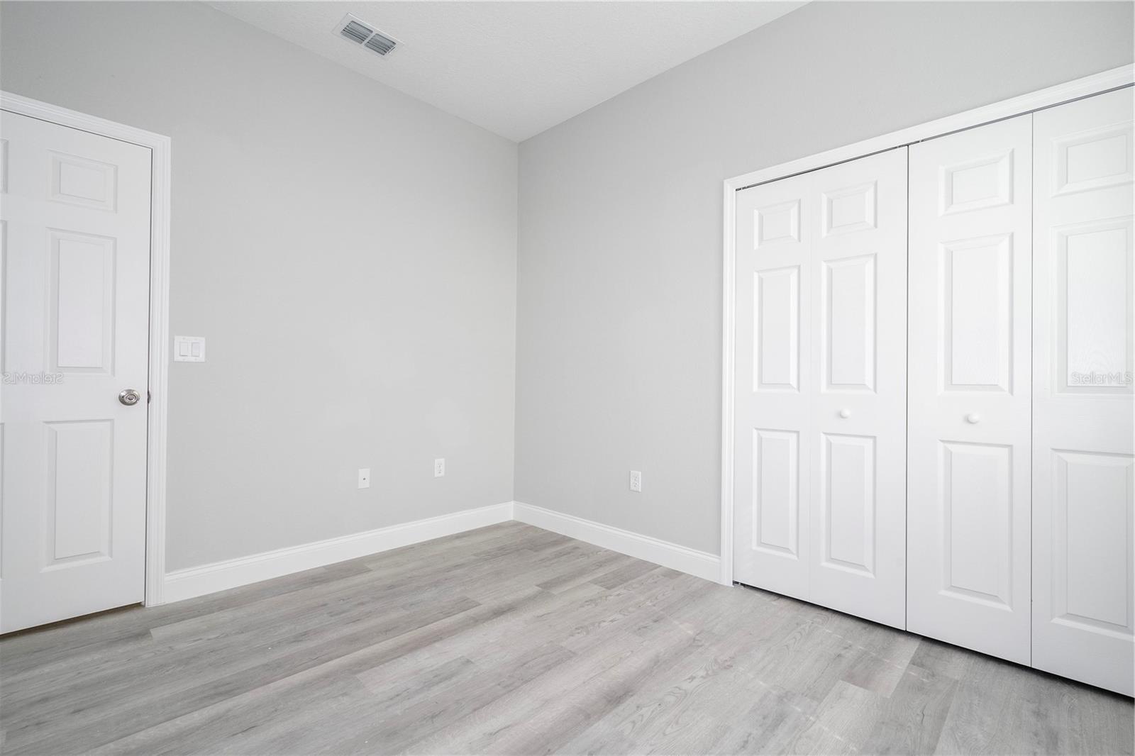 Listing photo id 44 for 2660 Gifford Lane