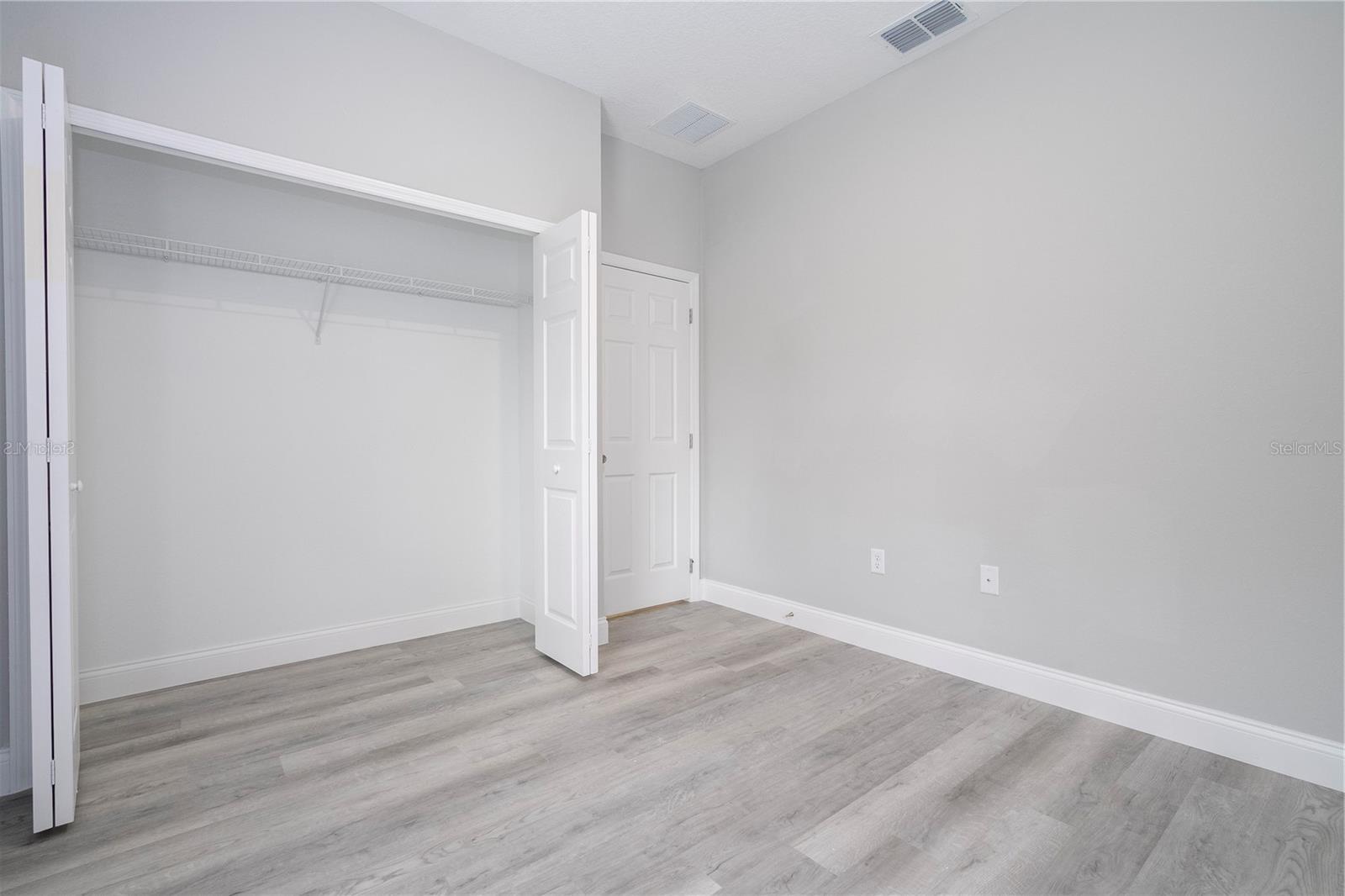 Listing photo id 52 for 2660 Gifford Lane