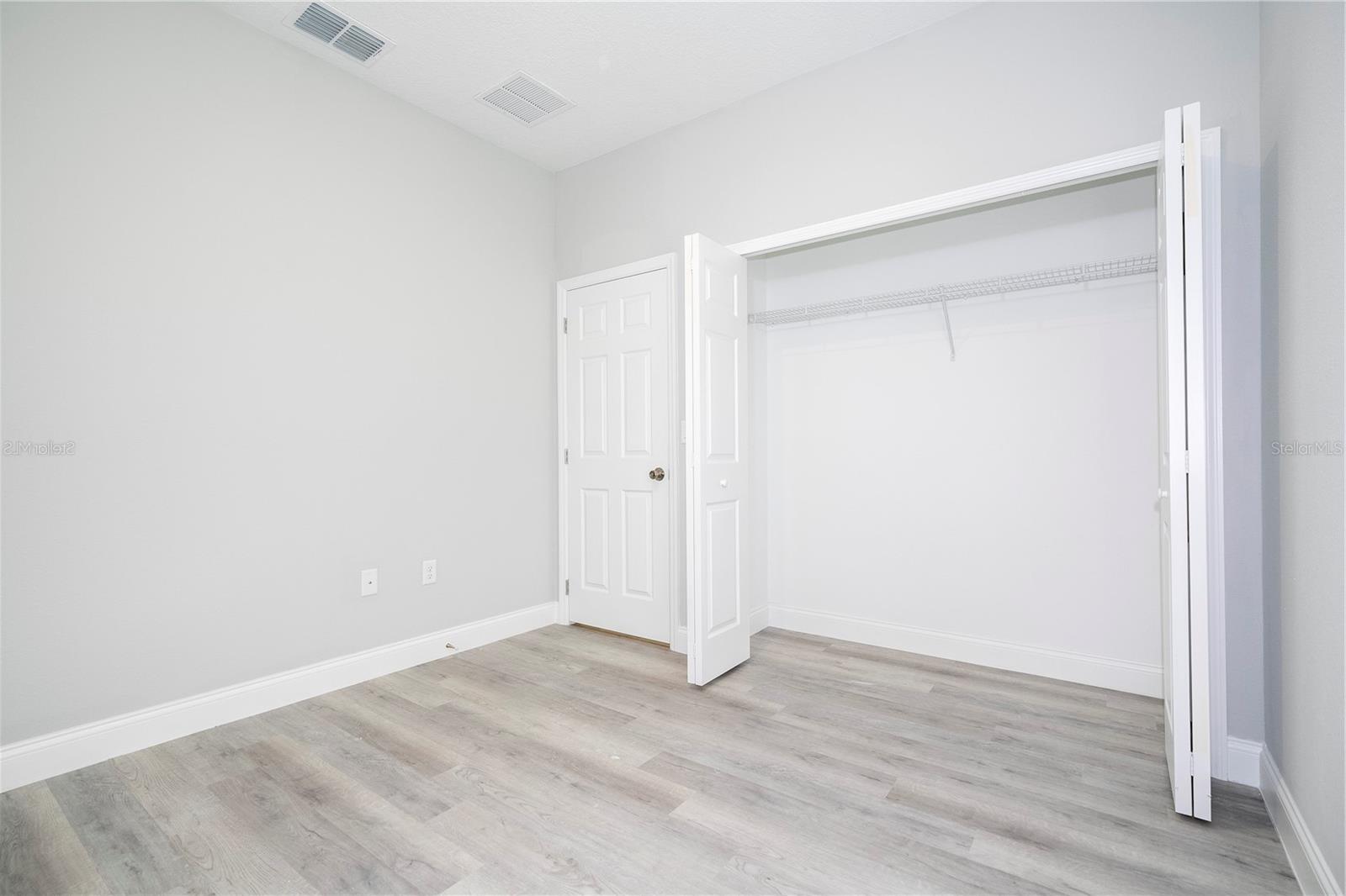 Listing photo id 57 for 2660 Gifford Lane