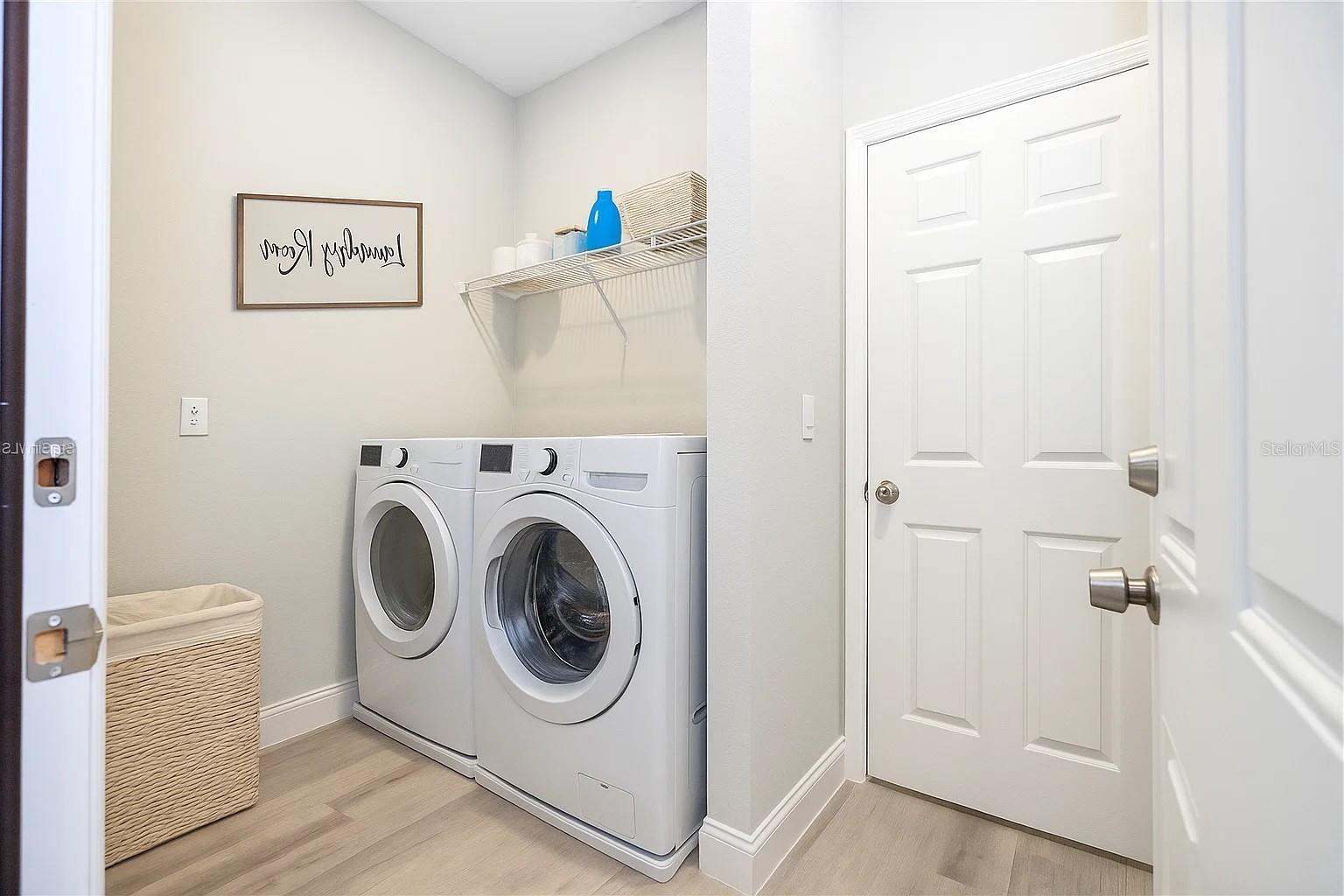 Listing photo id 61 for 2660 Gifford Lane