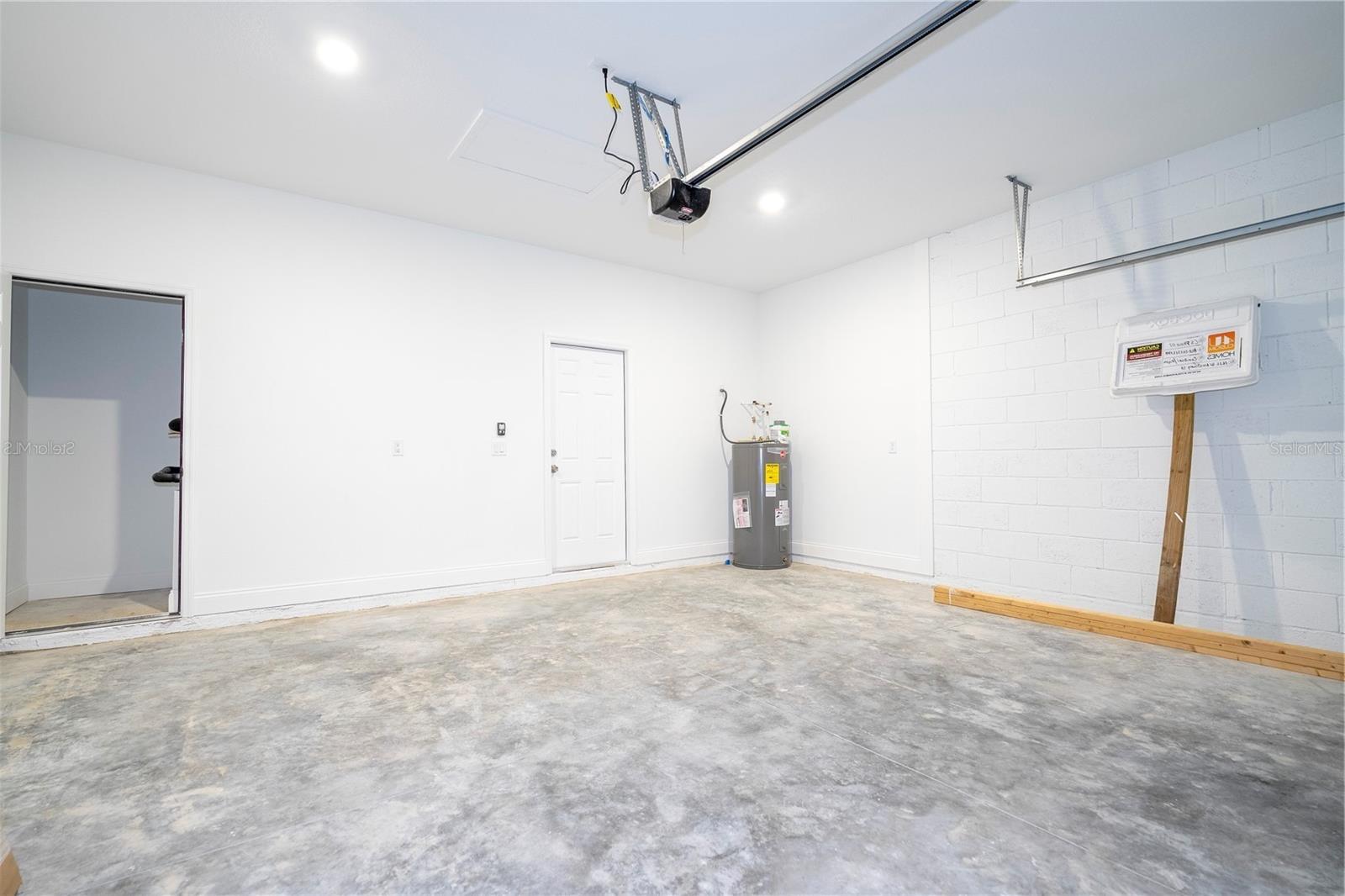 Listing photo id 64 for 2660 Gifford Lane