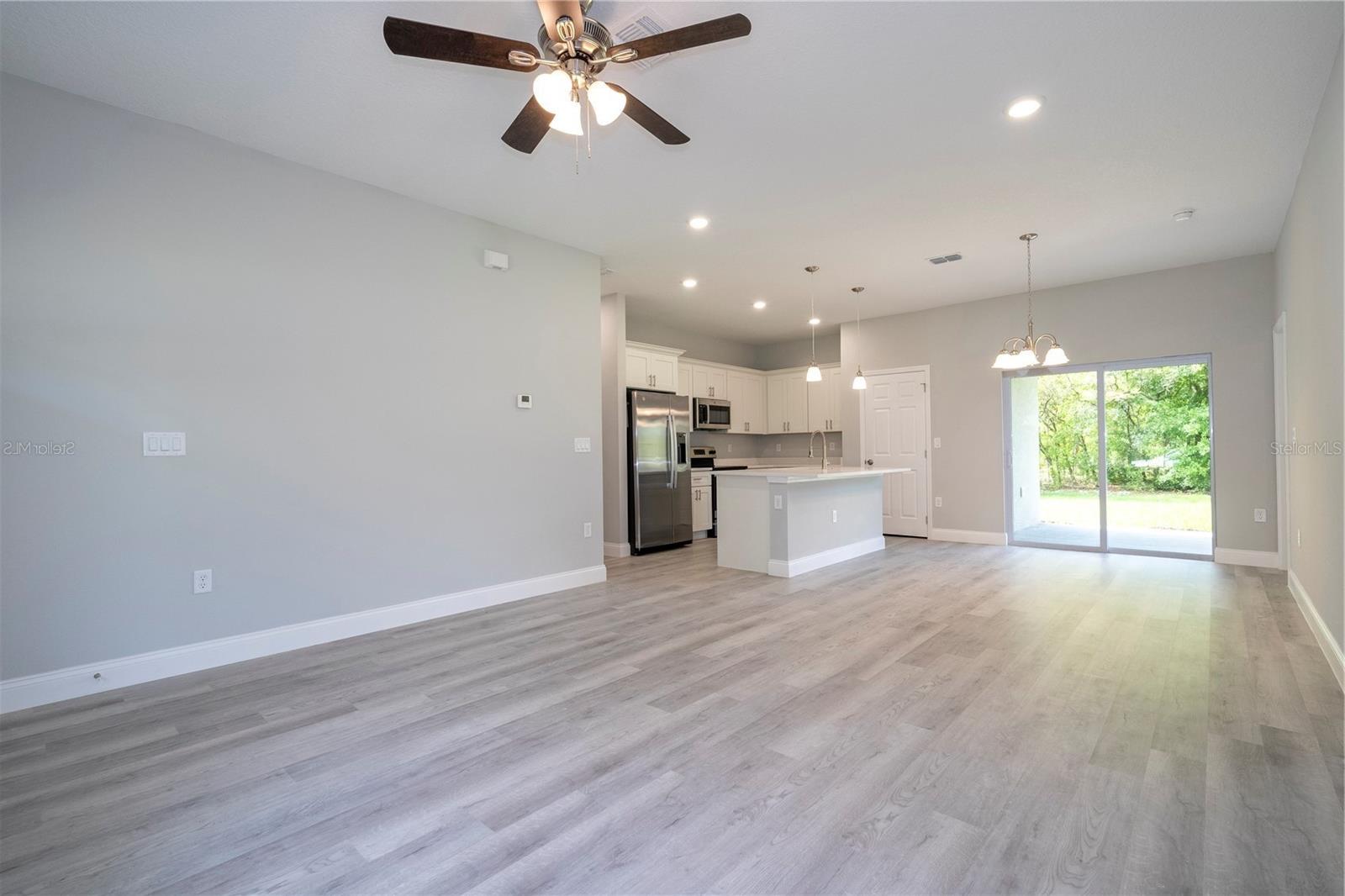 Listing photo id 7 for 2660 Gifford Lane