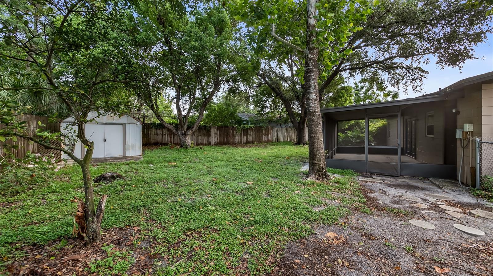 Image 26 of 30 For 1209 Russell Drive