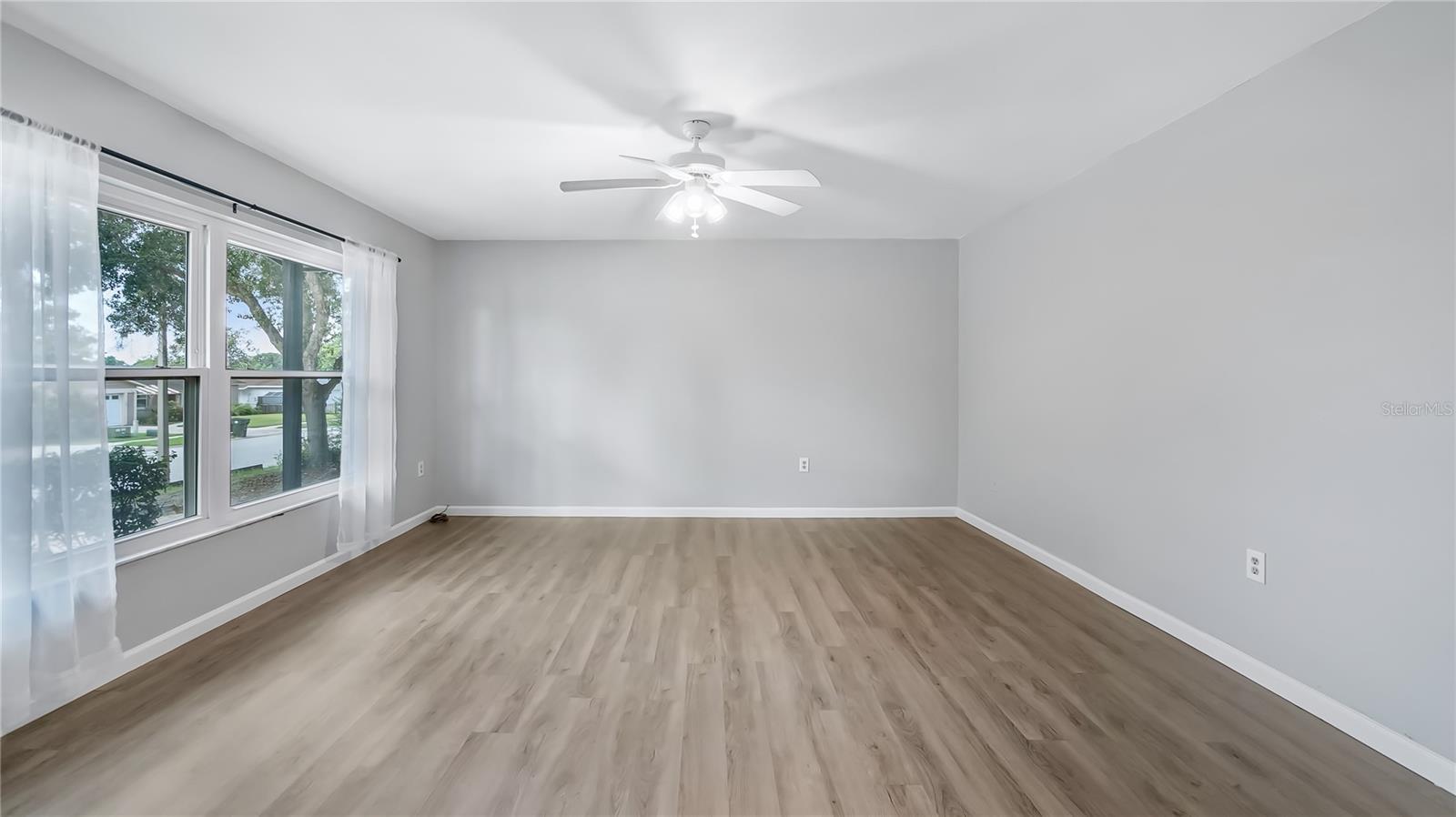 Image 8 of 30 For 1209 Russell Drive