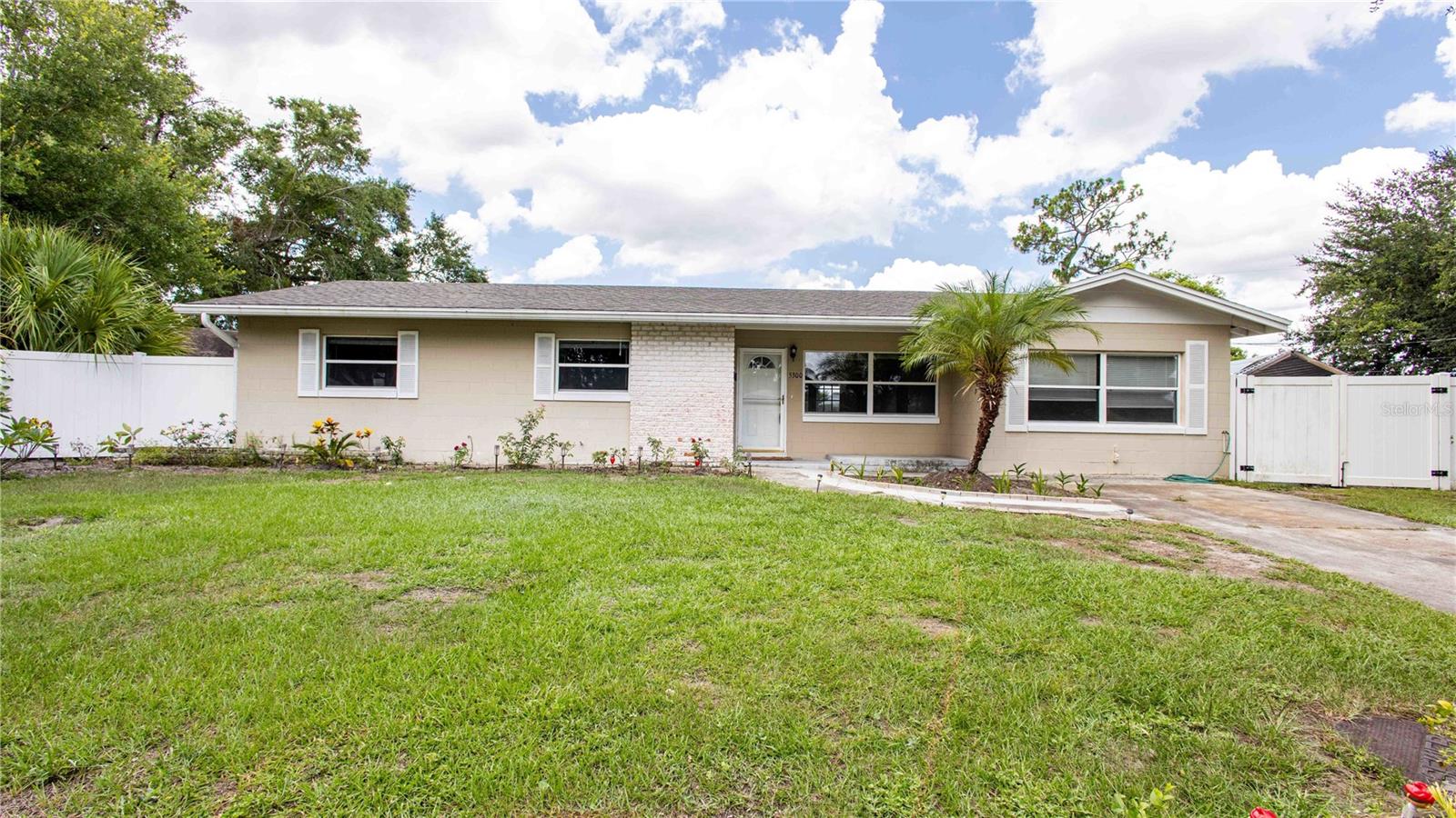Image 4 of 25 For 5300 Locksley Avenue