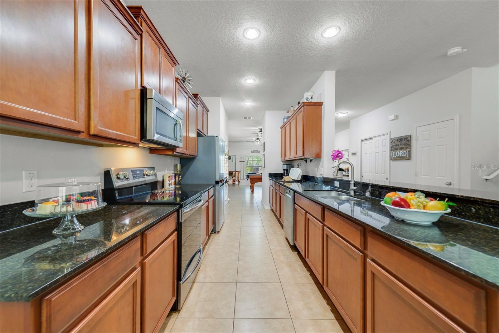 Image 10 of 47 For 352 Giovani Boulevard