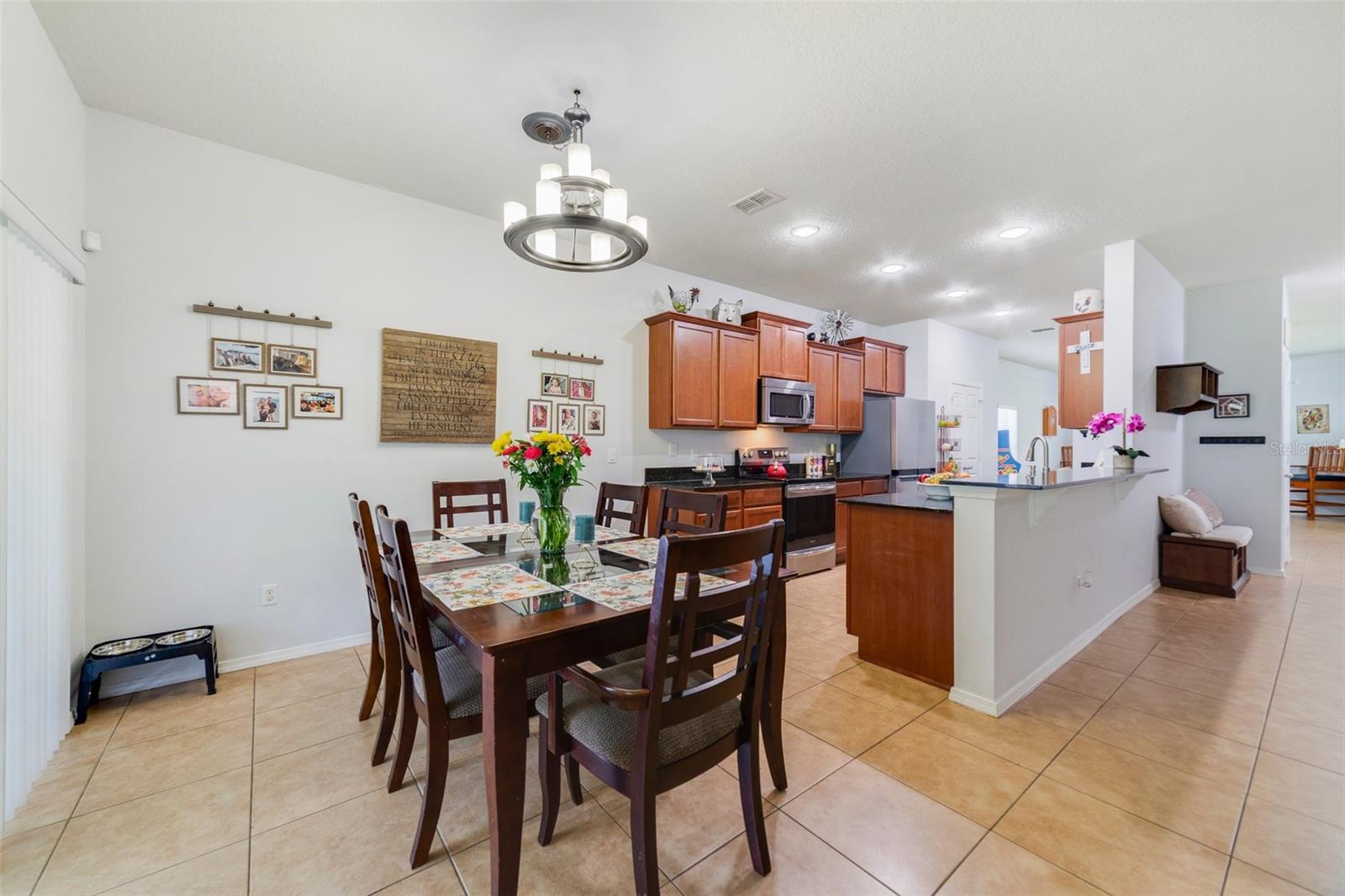 Image 11 of 47 For 352 Giovani Boulevard
