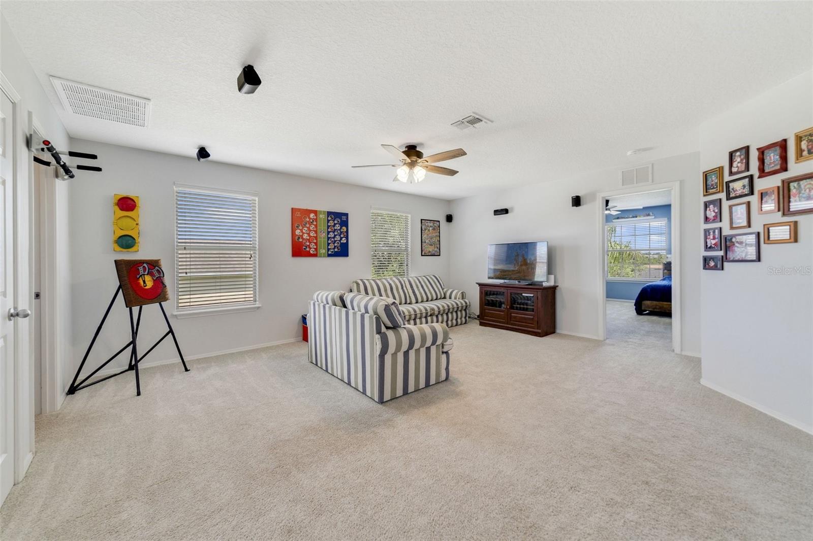 Image 19 of 47 For 352 Giovani Boulevard