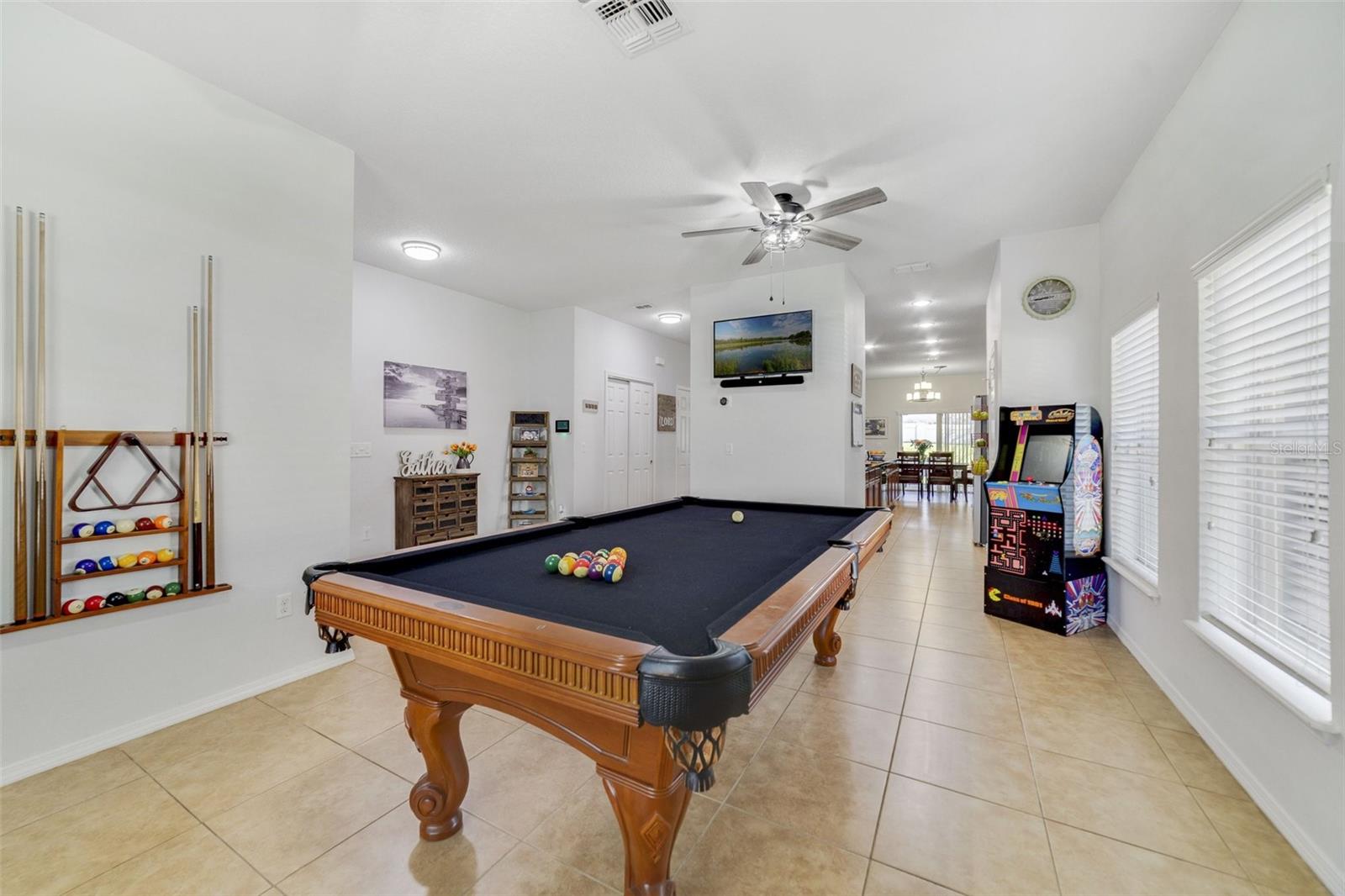 Image 6 of 47 For 352 Giovani Boulevard