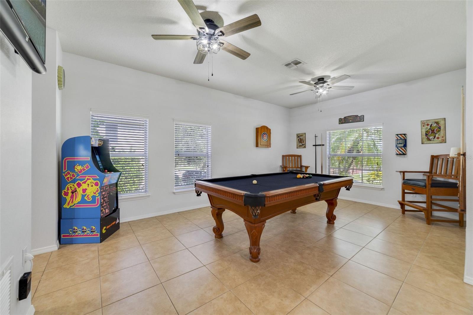 Image 8 of 47 For 352 Giovani Boulevard
