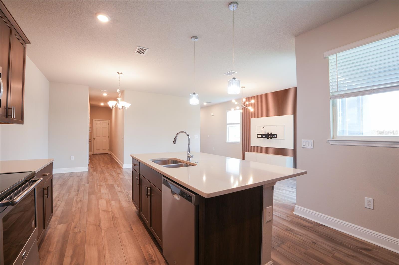 Image 6 of 28 For 1330 Merrydale Way