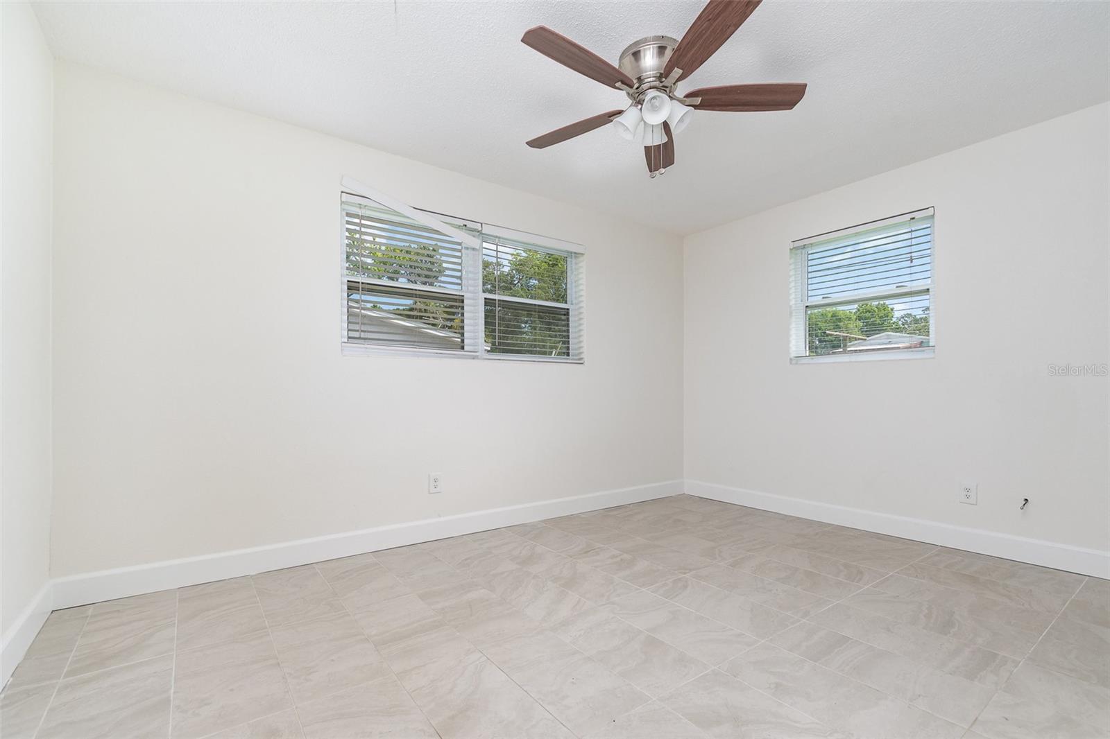 Image 10 of 30 For 323 Scotland Drive