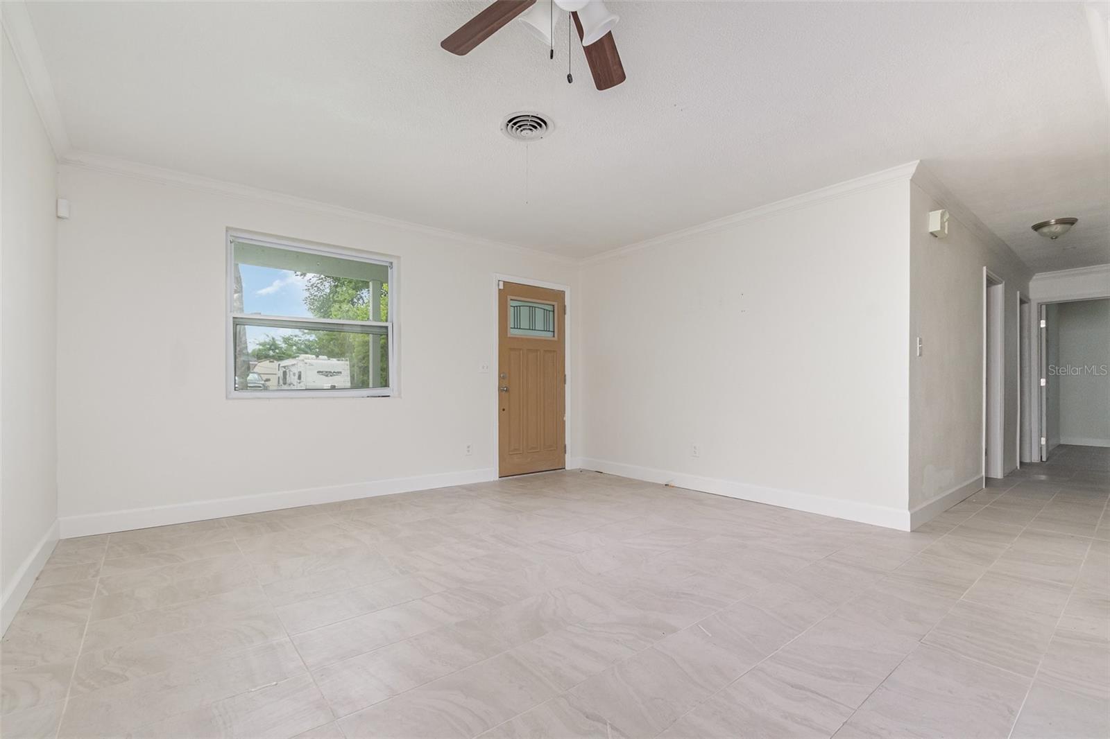 Image 4 of 30 For 323 Scotland Drive