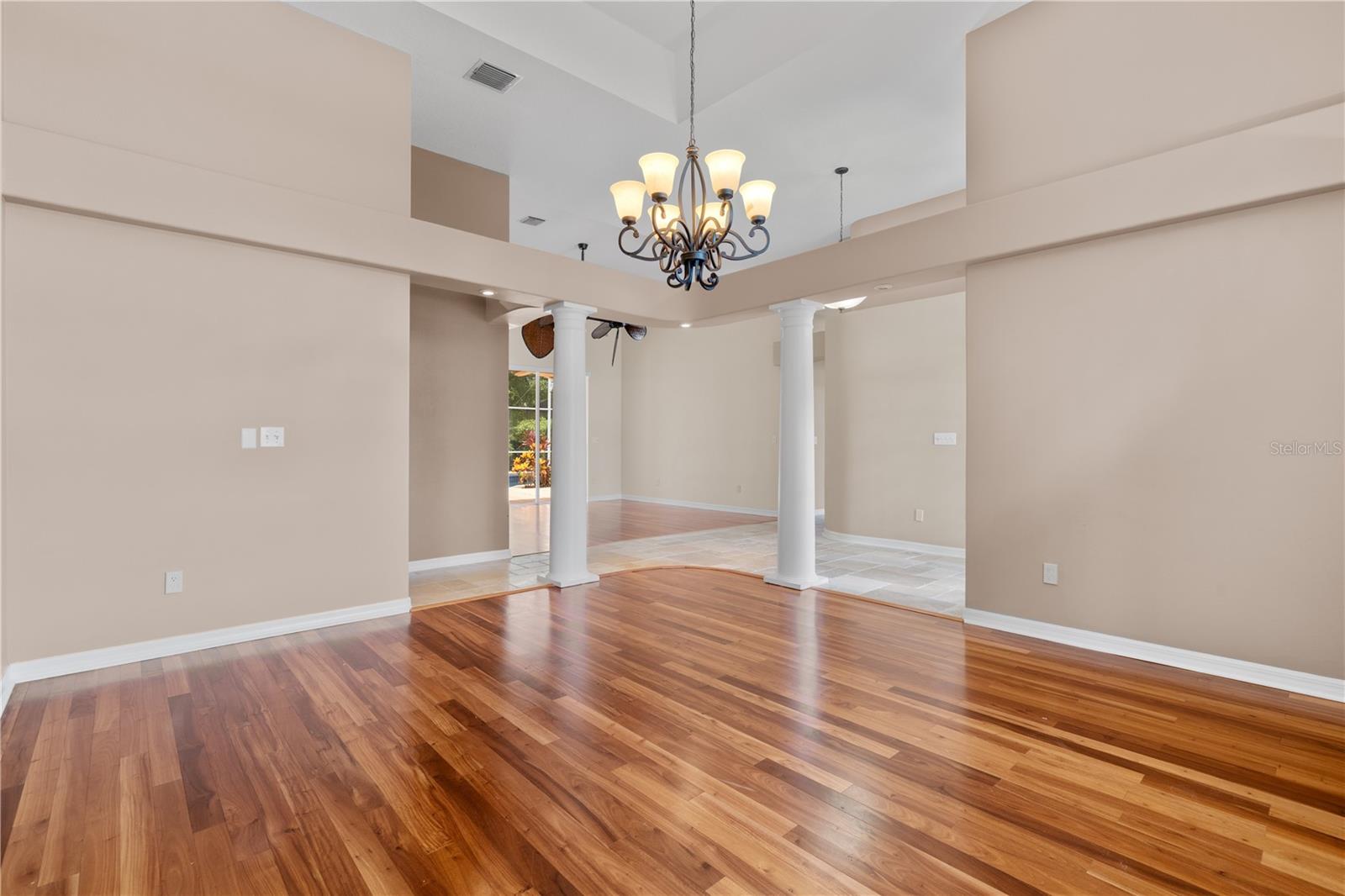 Image 21 of 71 For 875 Bentley Green Circle