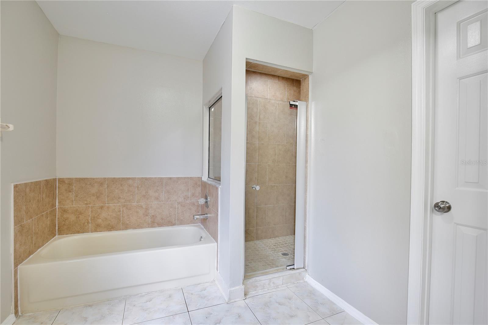 Image 18 of 34 For 14332 Grassy Cove Circle