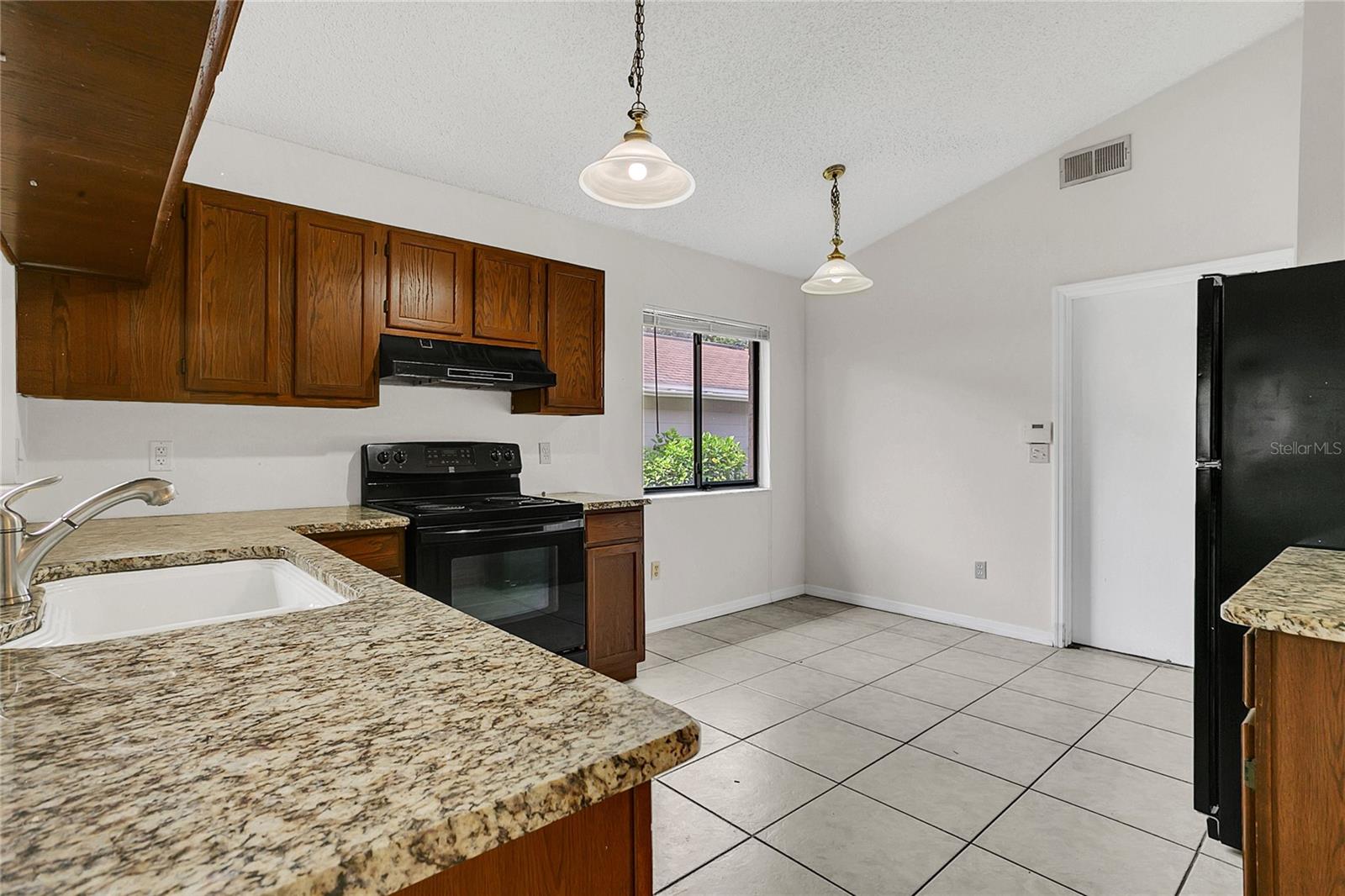 Image 9 of 31 For 1806 Waterbeach Court