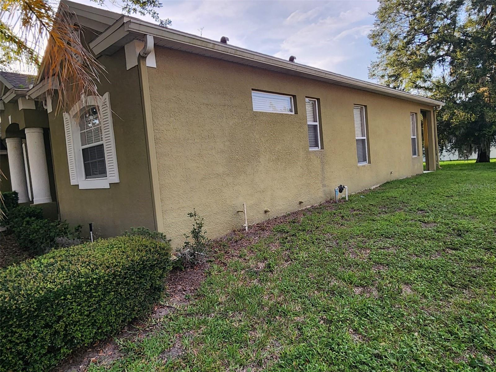 Image 2 of 5 For 4871 Fells Cove Avenue