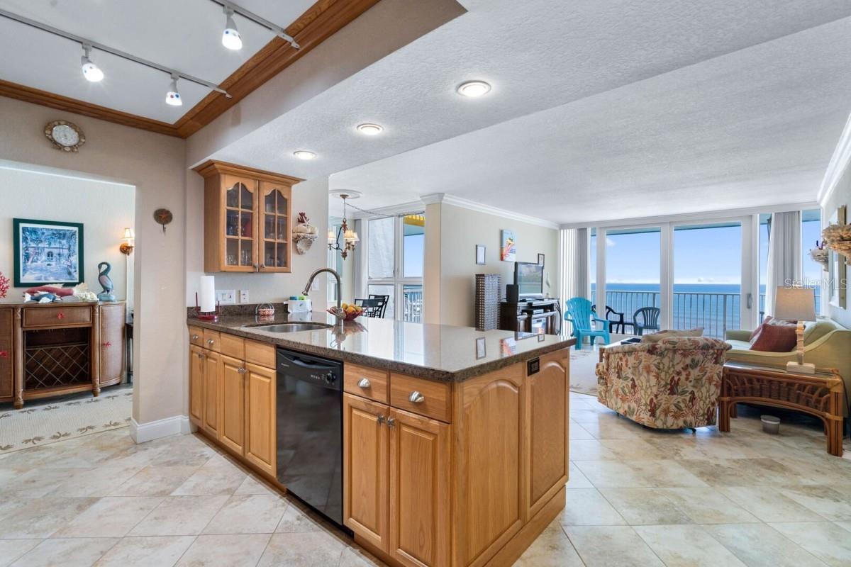 Image 4 of 18 For 5201 Atlantic Avenue 703a
