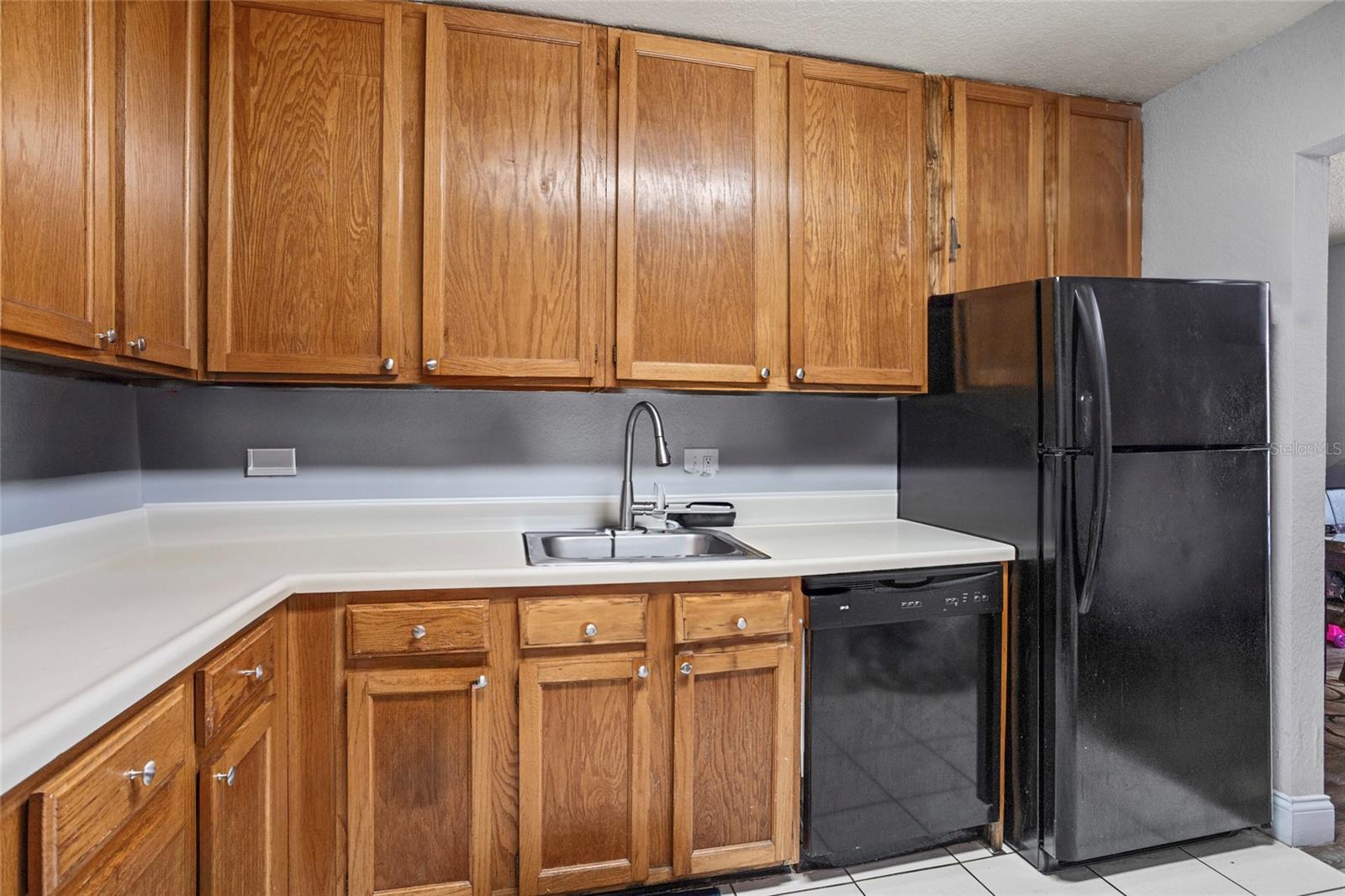 Image 10 of 32 For 3946 Versailles Drive 3946b
