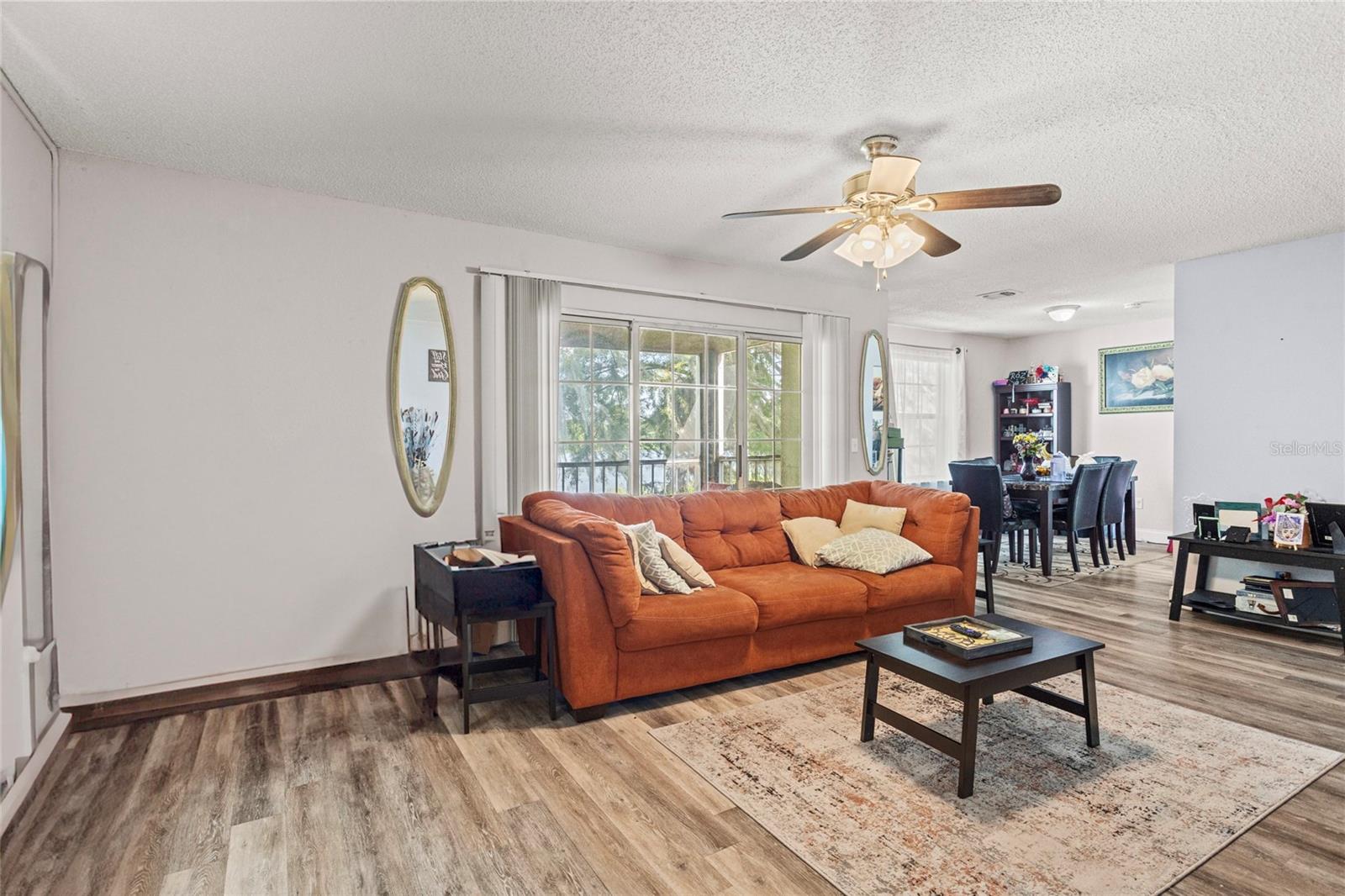 Image 11 of 32 For 3946 Versailles Drive 3946b