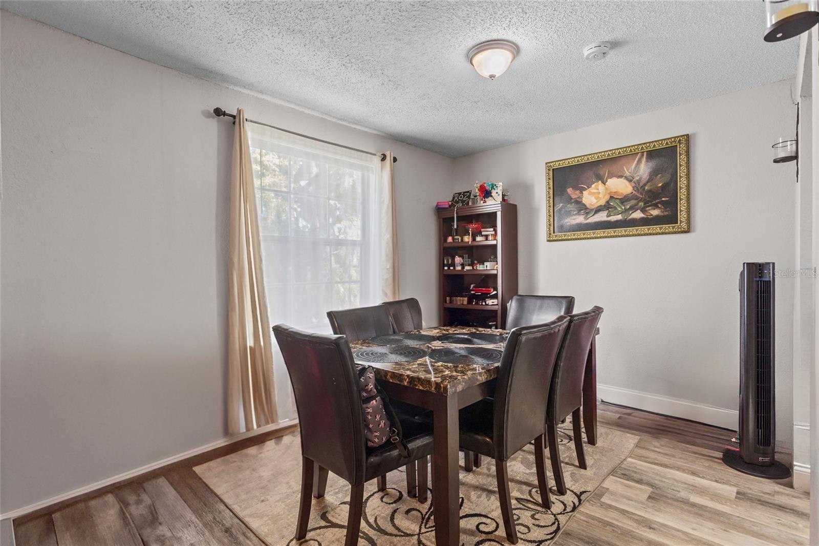 Image 15 of 32 For 3946 Versailles Drive 3946b