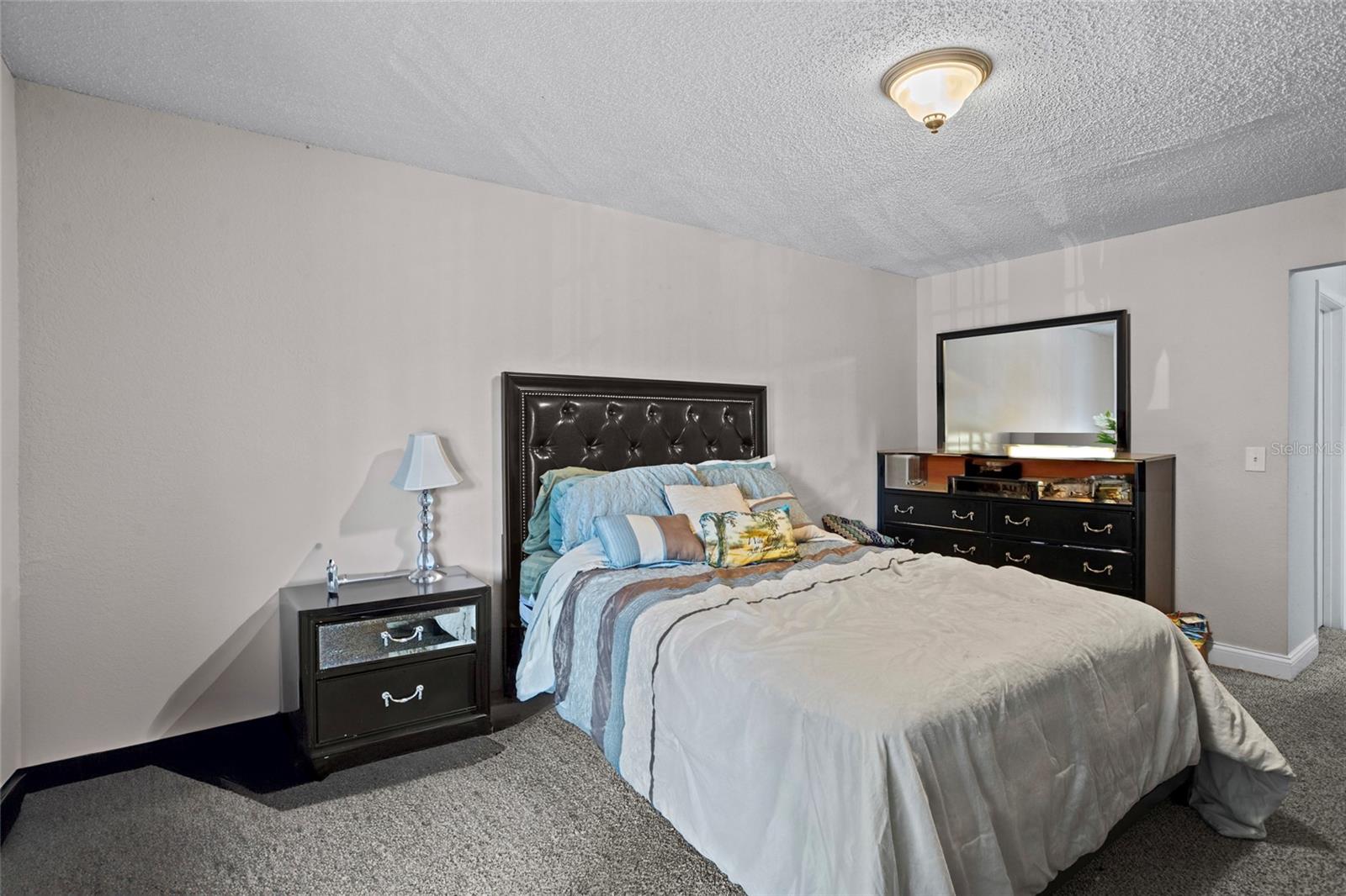 Image 19 of 32 For 3946 Versailles Drive 3946b