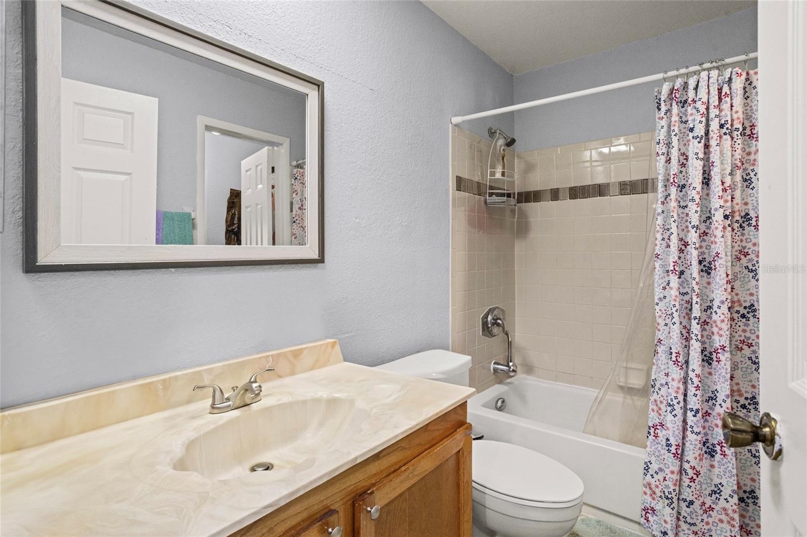 Image 20 of 32 For 3946 Versailles Drive 3946b