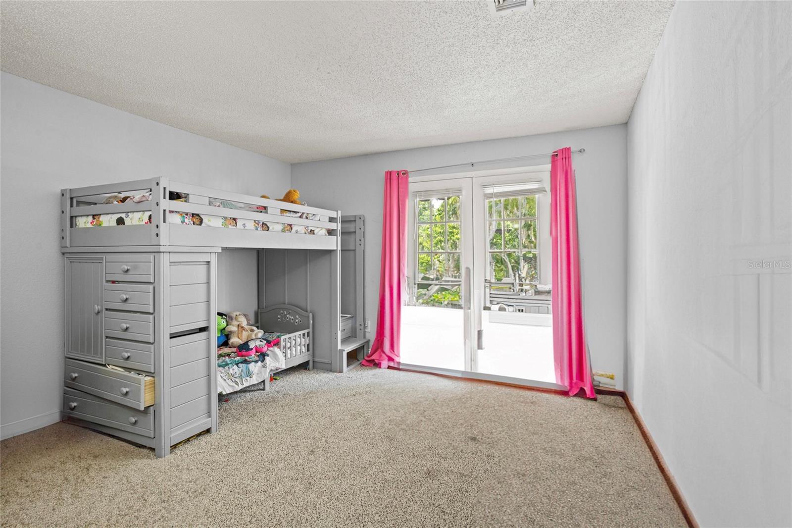 Image 21 of 32 For 3946 Versailles Drive 3946b