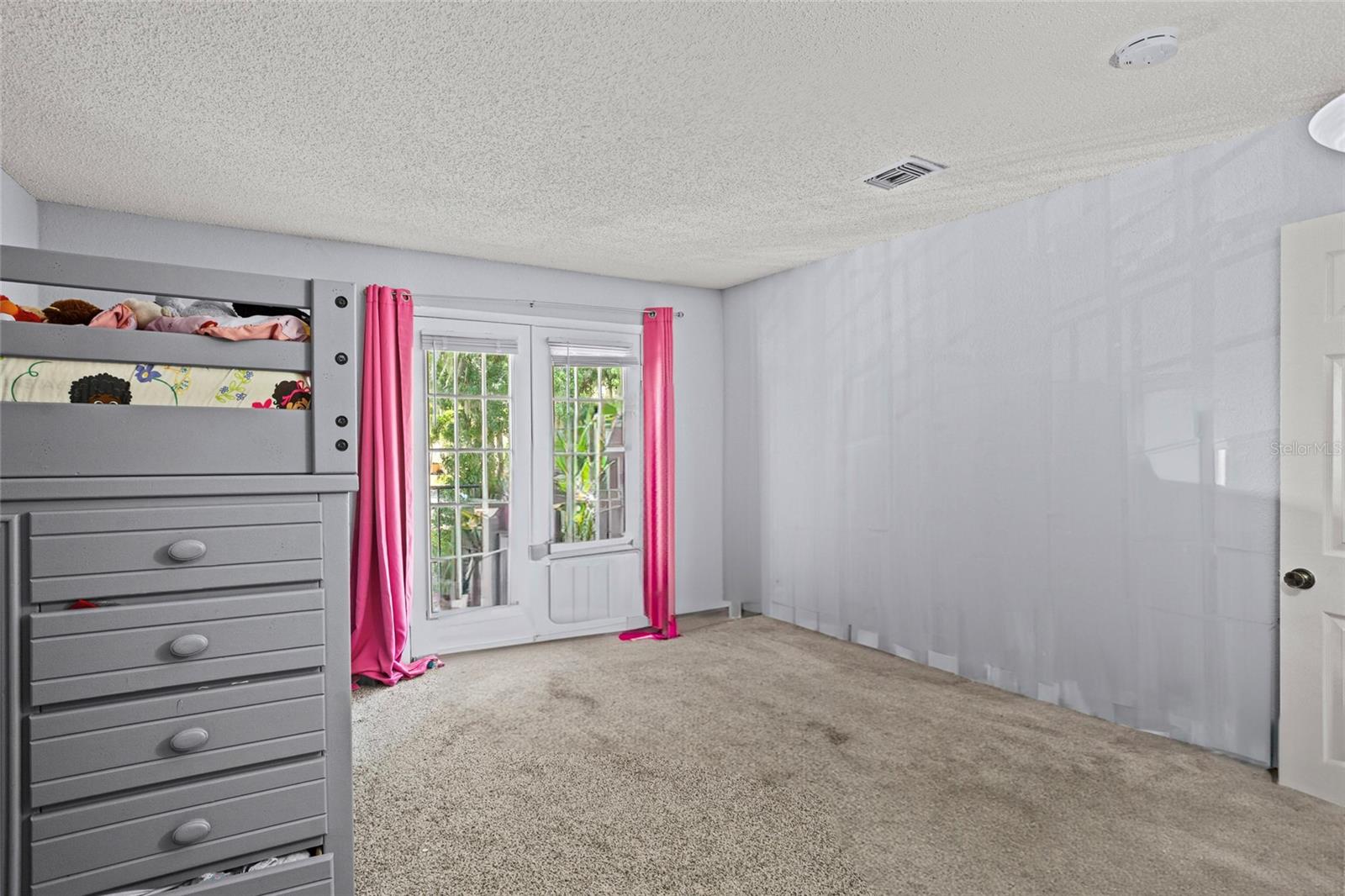 Image 22 of 32 For 3946 Versailles Drive 3946b