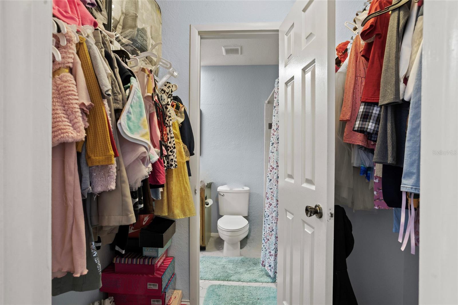 Image 24 of 32 For 3946 Versailles Drive 3946b