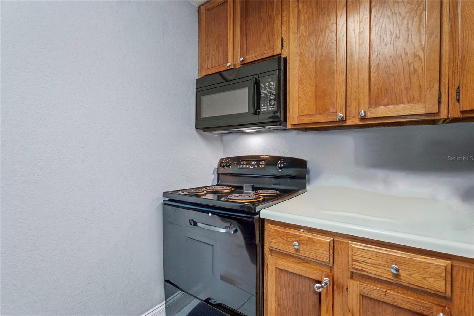 Image 9 of 32 For 3946 Versailles Drive 3946b
