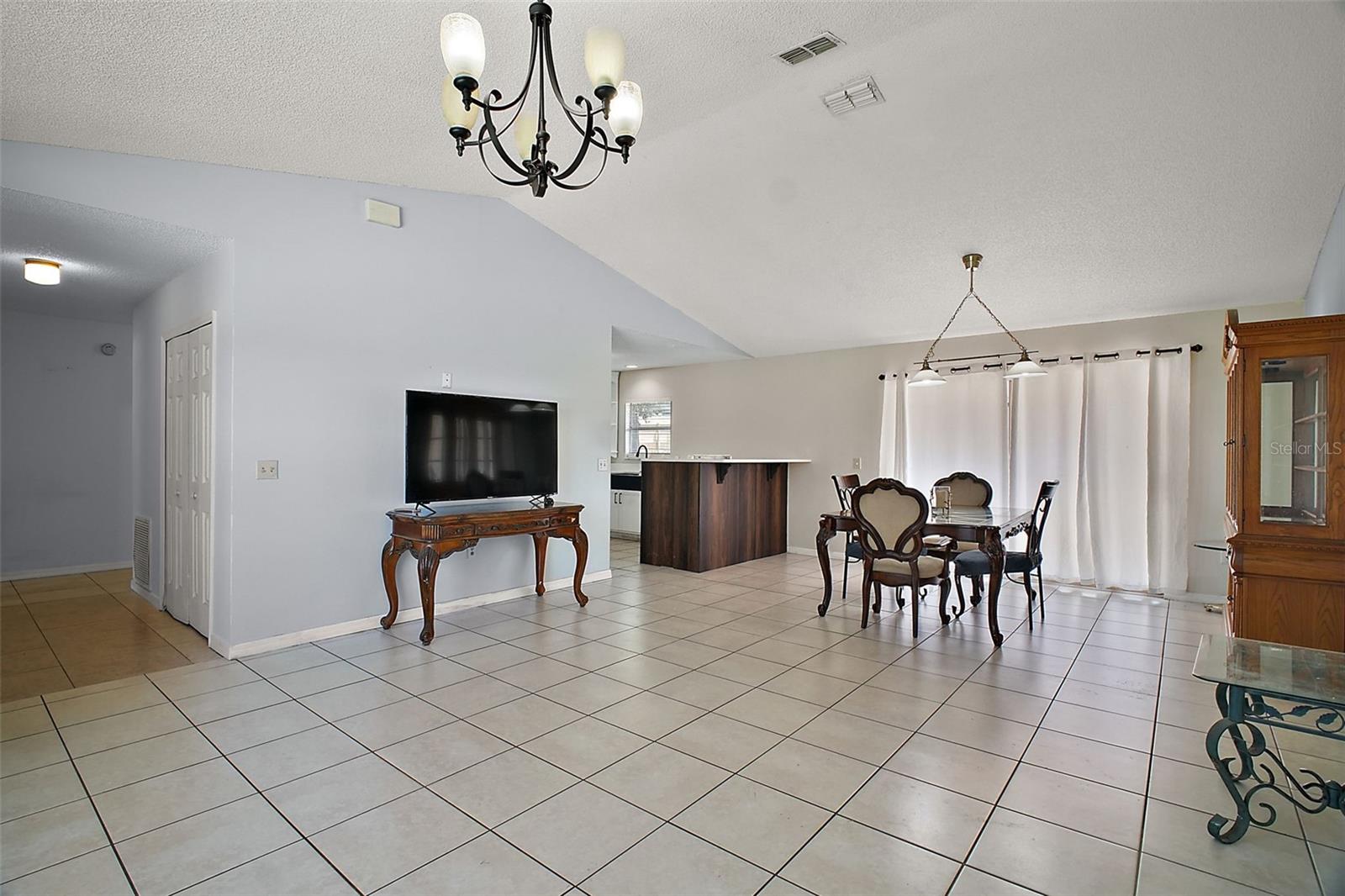 Image 4 of 27 For 2945 Bryant Street