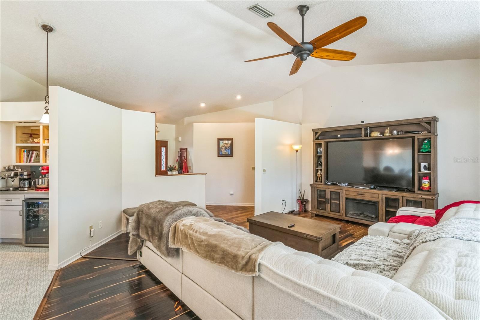 Image 7 of 36 For 1403 Ventana Drive