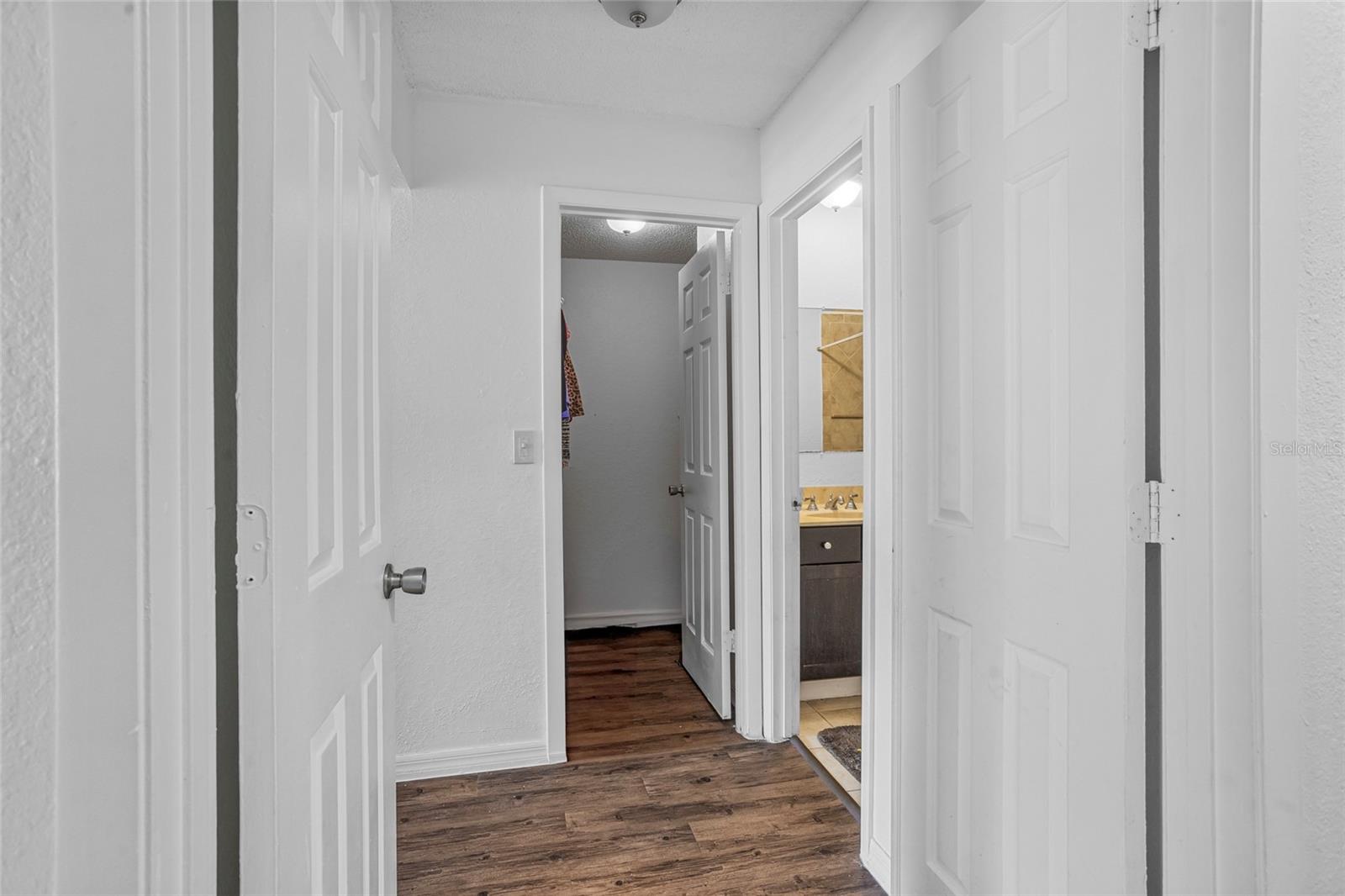 Image 13 of 32 For 3997 Versailles Drive 3997f