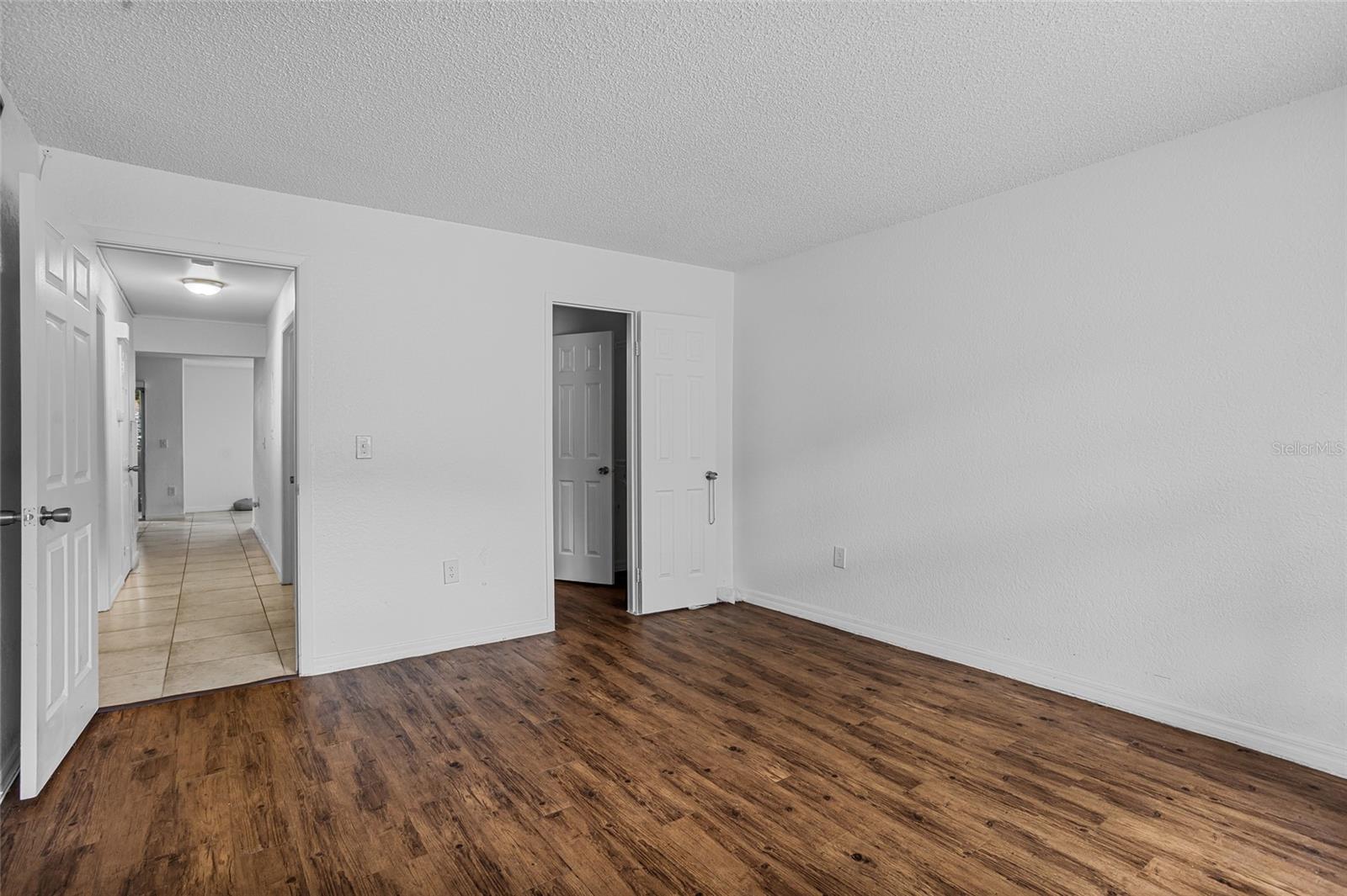 Image 16 of 32 For 3997 Versailles Drive 3997f