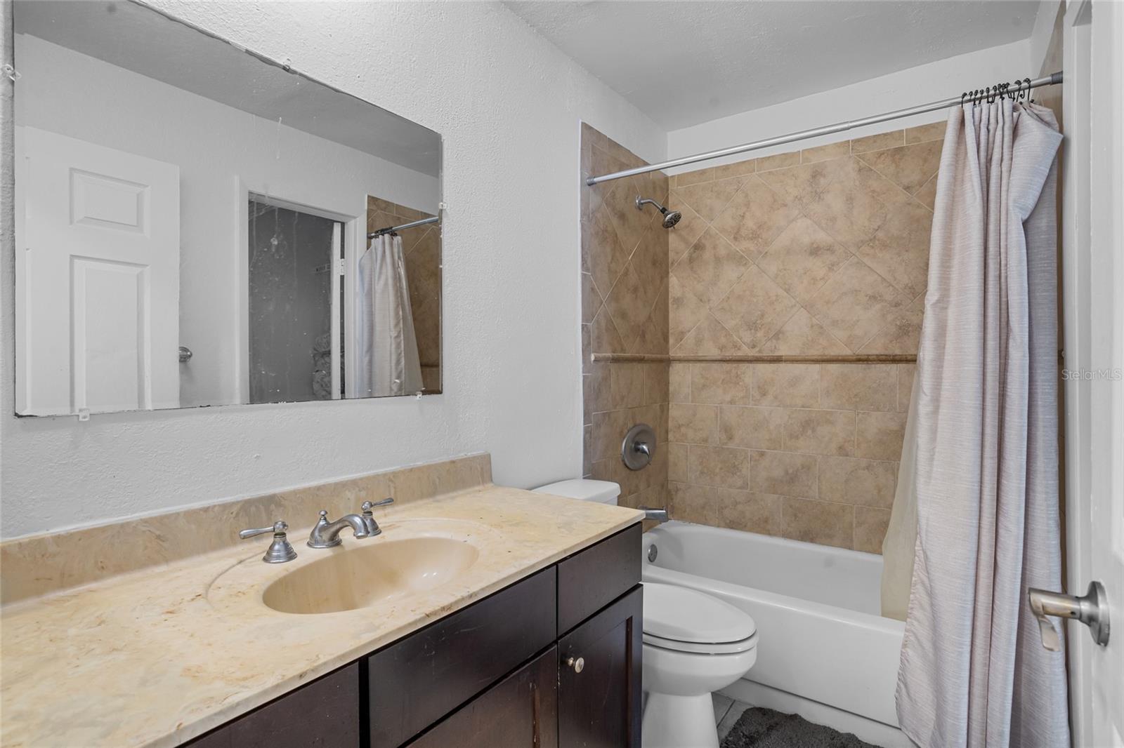 Image 17 of 32 For 3997 Versailles Drive 3997f