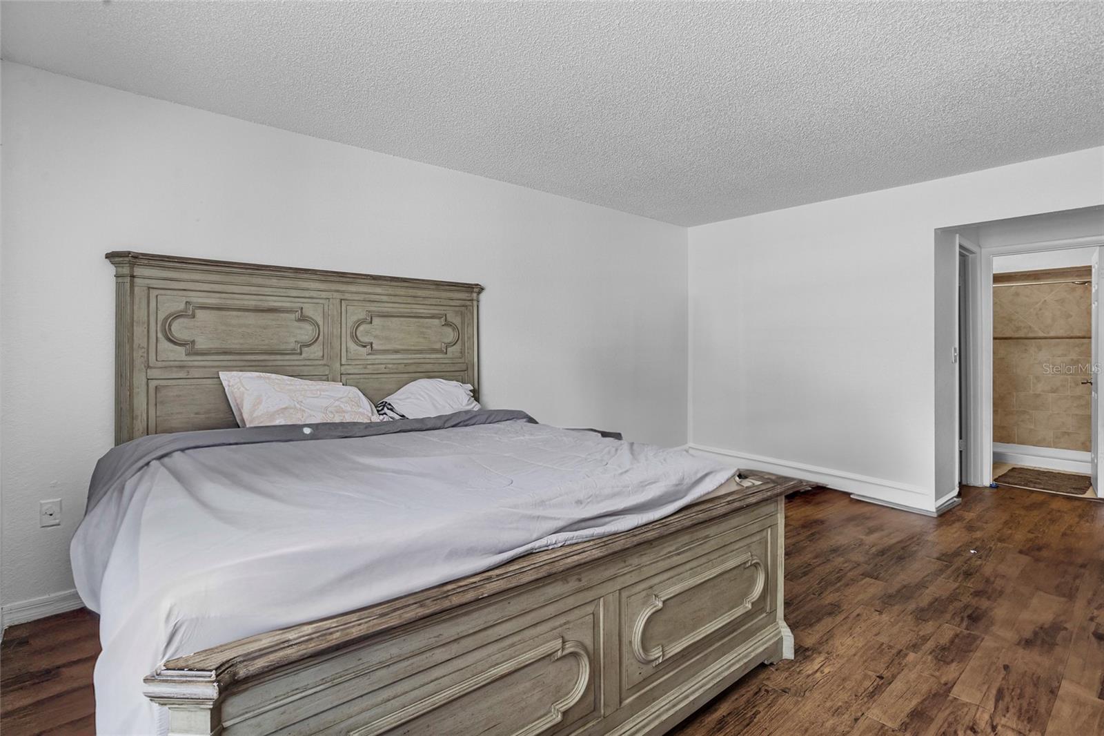 Image 19 of 32 For 3997 Versailles Drive 3997f
