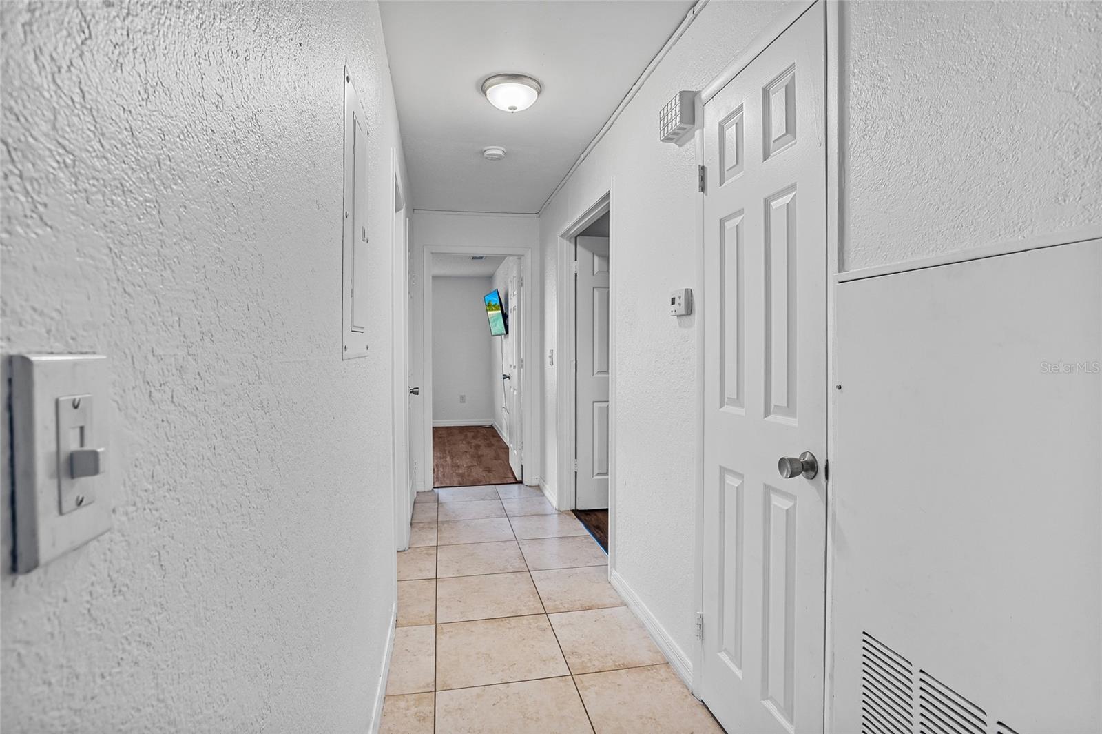 Image 4 of 32 For 3997 Versailles Drive 3997f