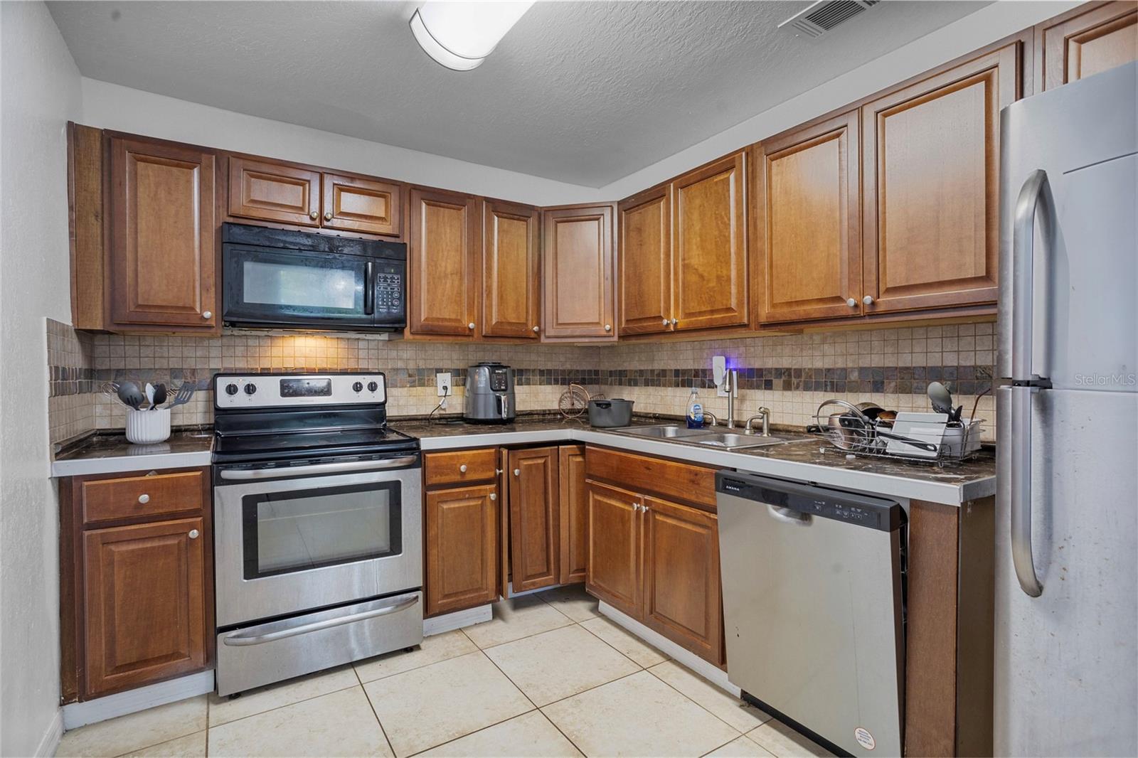 Image 5 of 32 For 3997 Versailles Drive 3997f