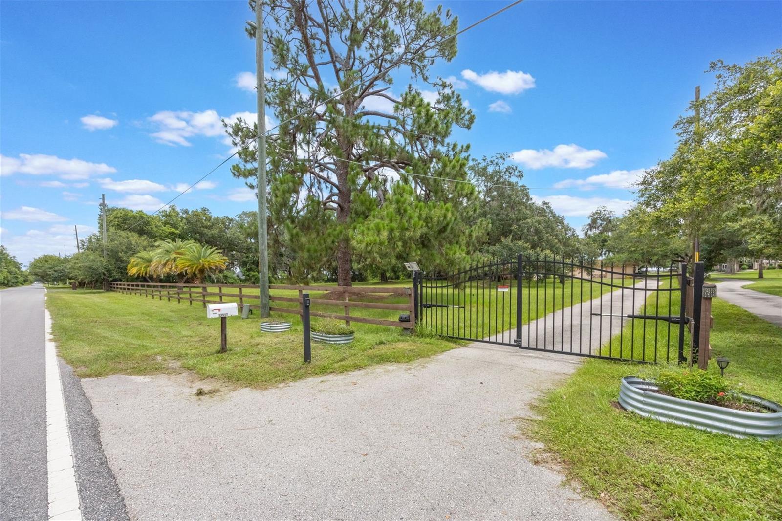 Image 2 of 20 For 13517 Kirby Smith Road