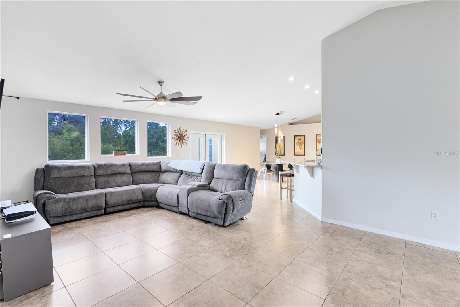 Image 11 of 48 For 538 Murray Street