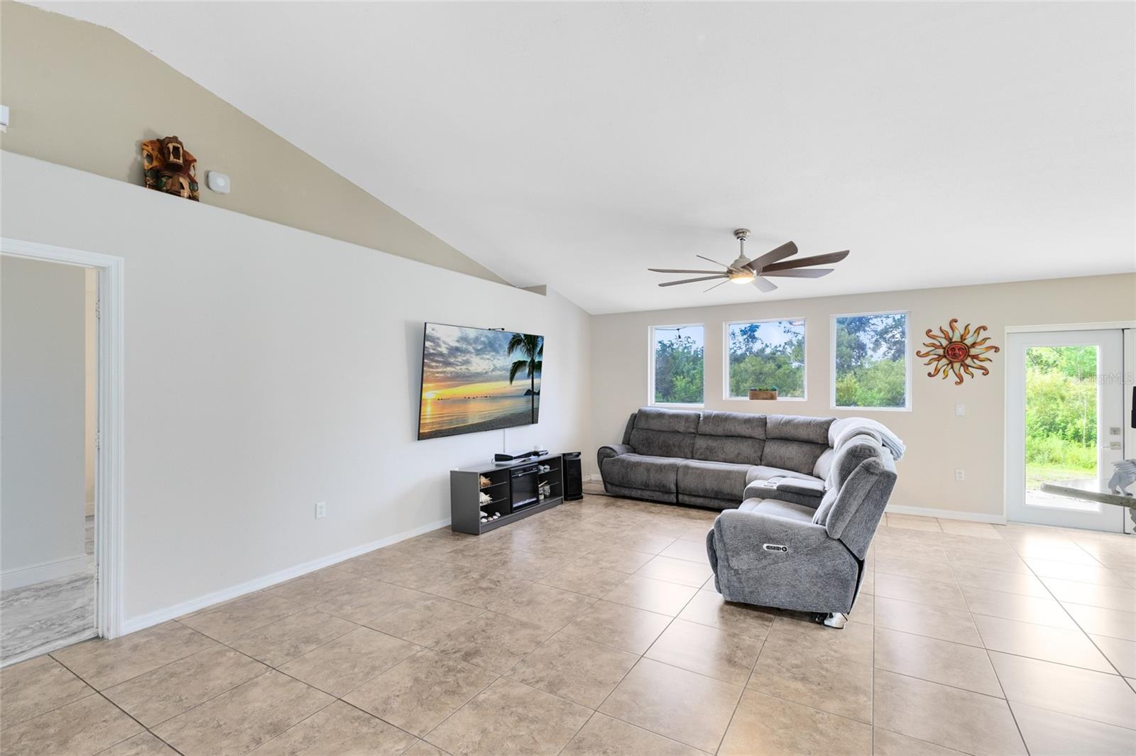 Image 12 of 48 For 538 Murray Street