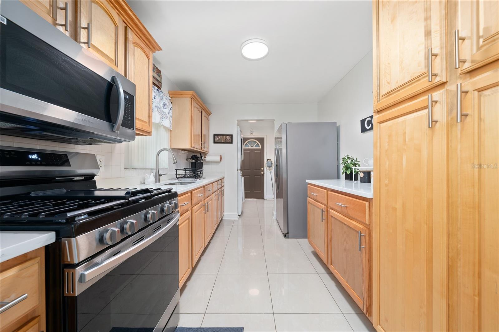 Image 10 of 51 For 1105 Arrowsmith Avenue
