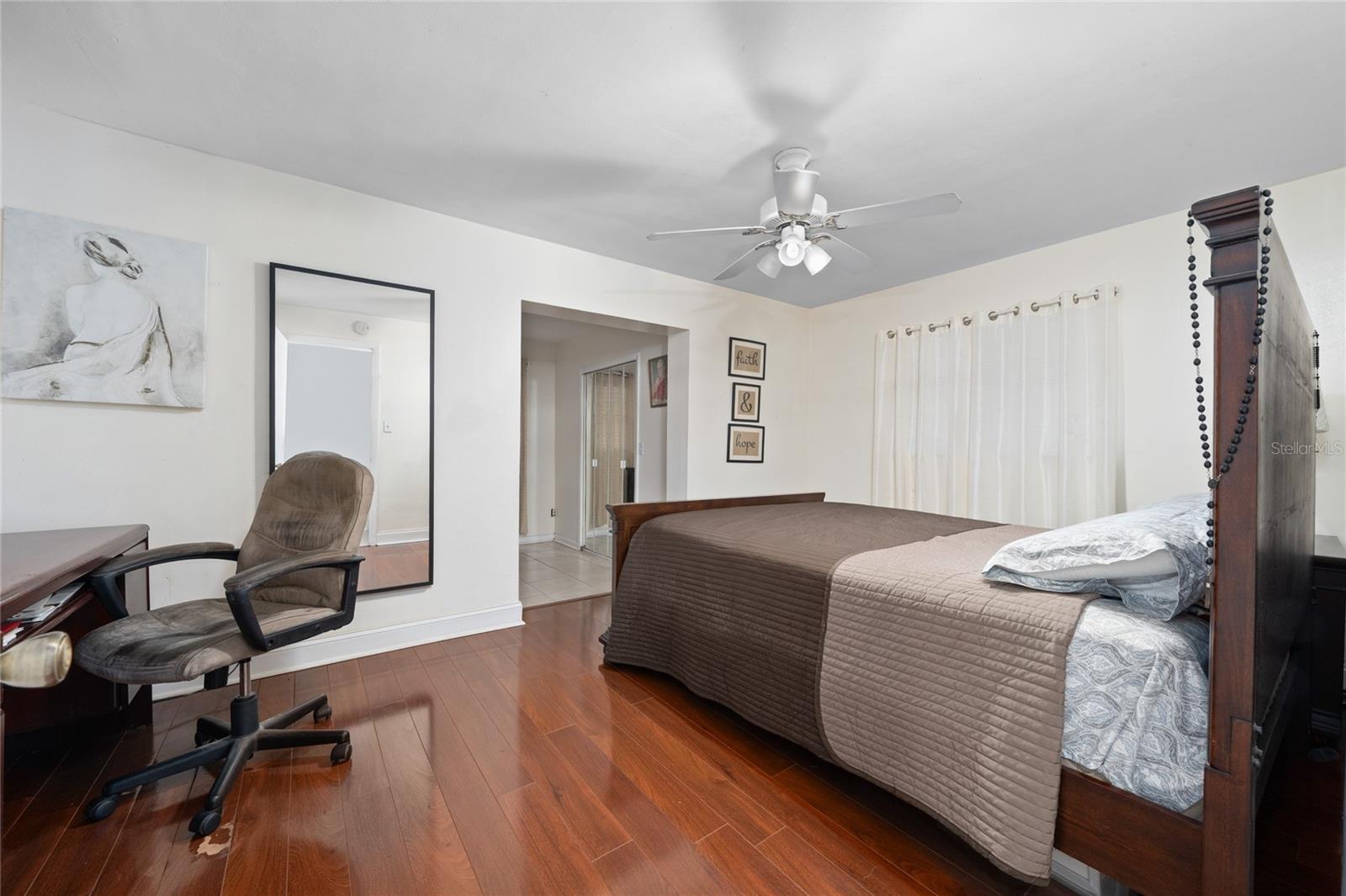 Image 20 of 51 For 1105 Arrowsmith Avenue